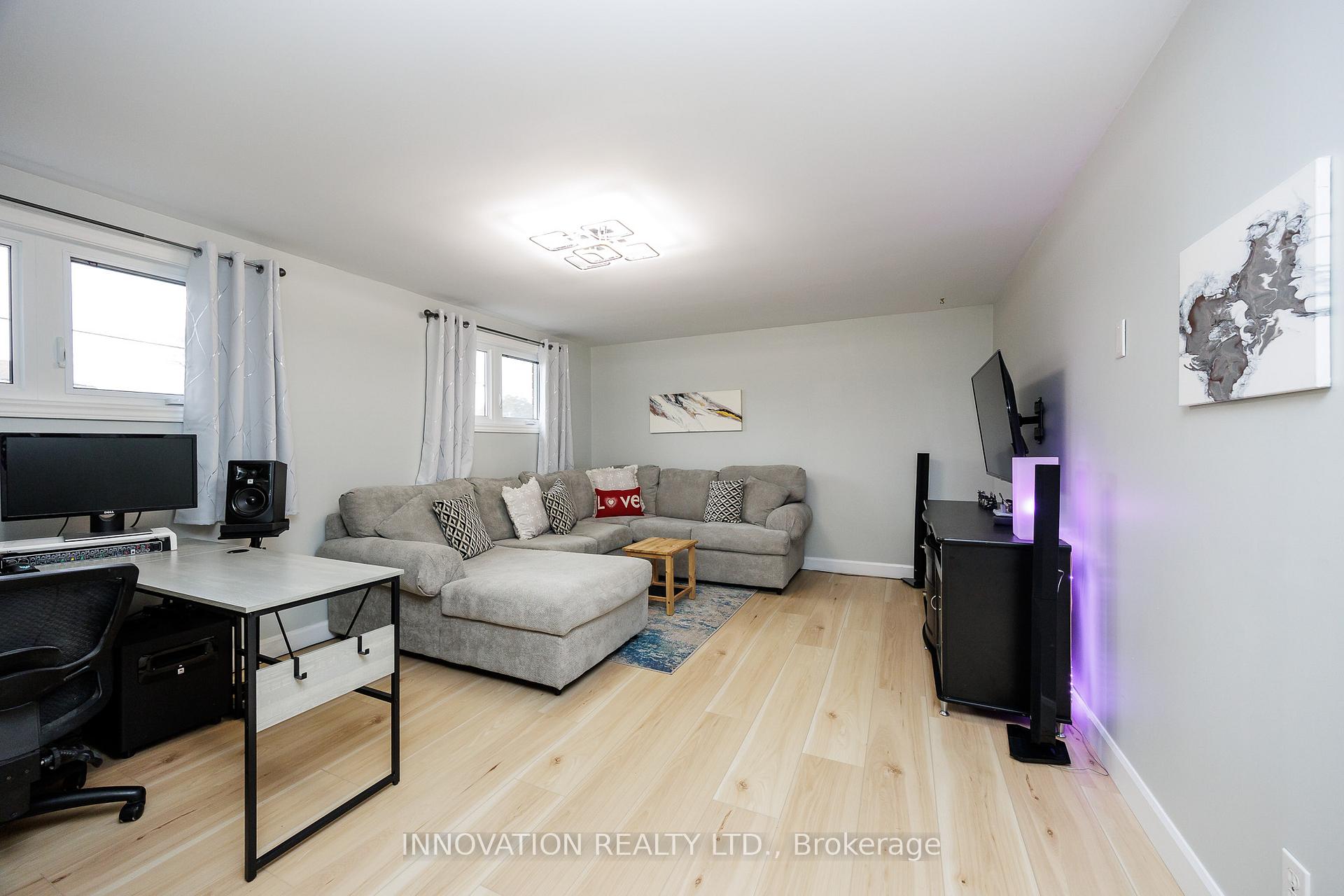 Photo 32 of 759 Eighth Street, Renfrew — HOMEH
