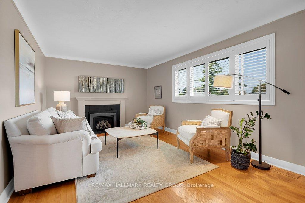 Photo 7 of 14 Roundhay Drive, Ottawa, Manordale — HOMEH