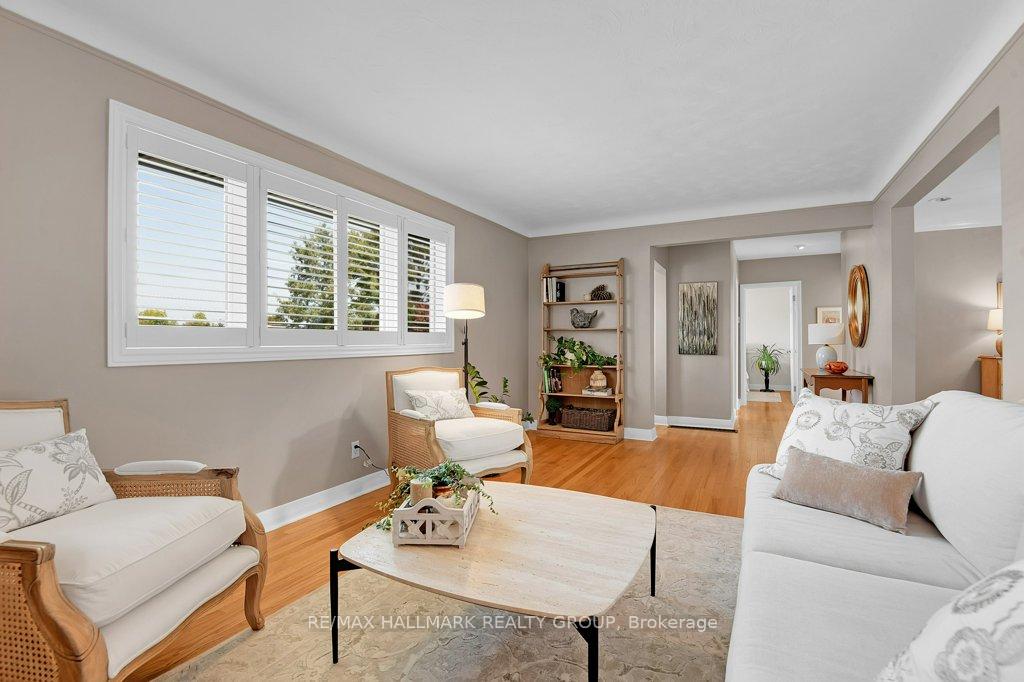 Photo 9 of 14 Roundhay Drive, Ottawa, Manordale — HOMEH