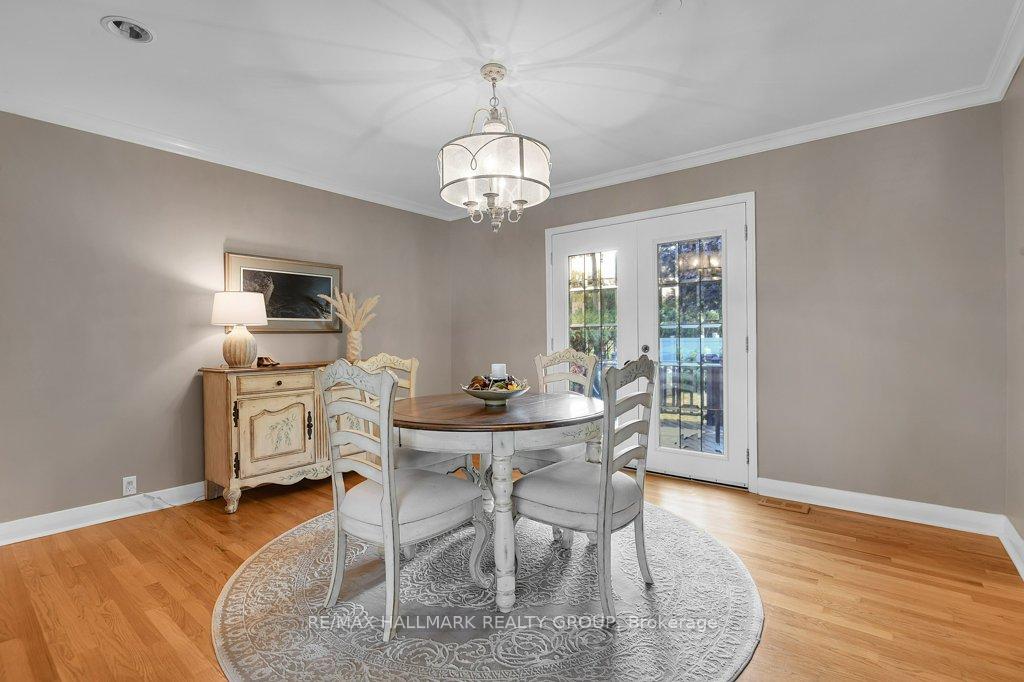 Photo 10 of 14 Roundhay Drive, Ottawa, Manordale — HOMEH