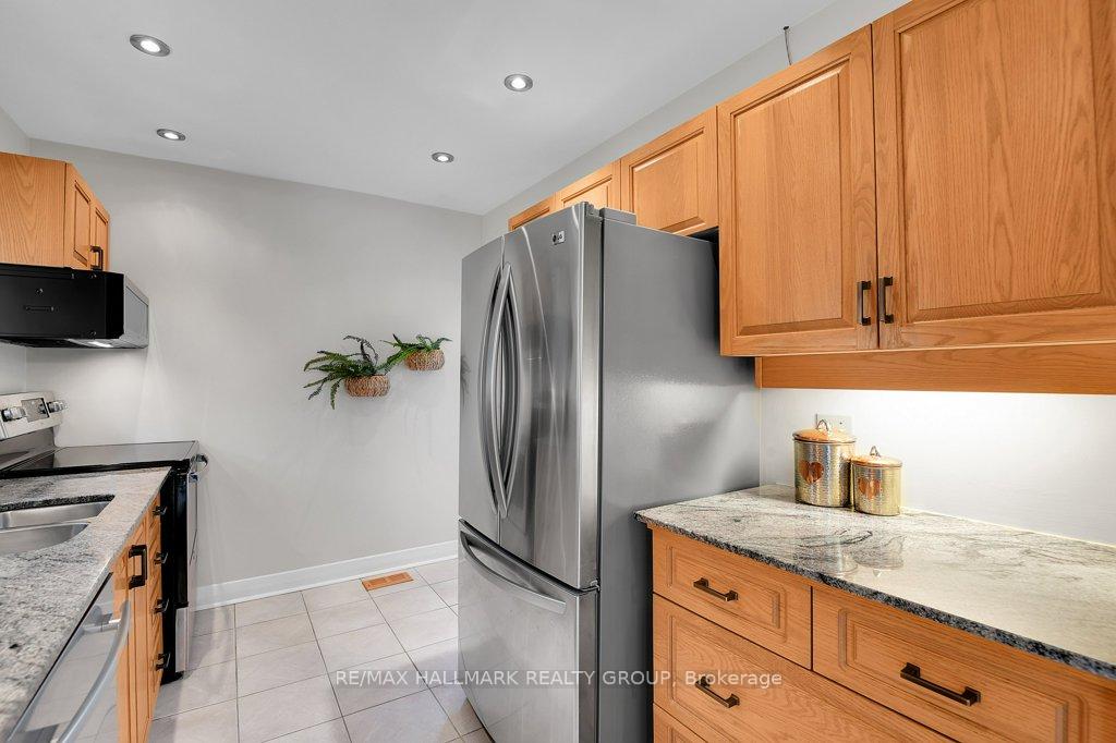Photo 14 of 14 Roundhay Drive, Ottawa, Manordale — HOMEH
