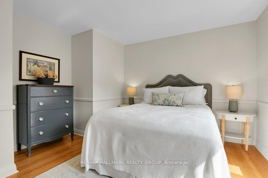 Photo 17 of 14 Roundhay Drive, Ottawa, Manordale — HOMEH