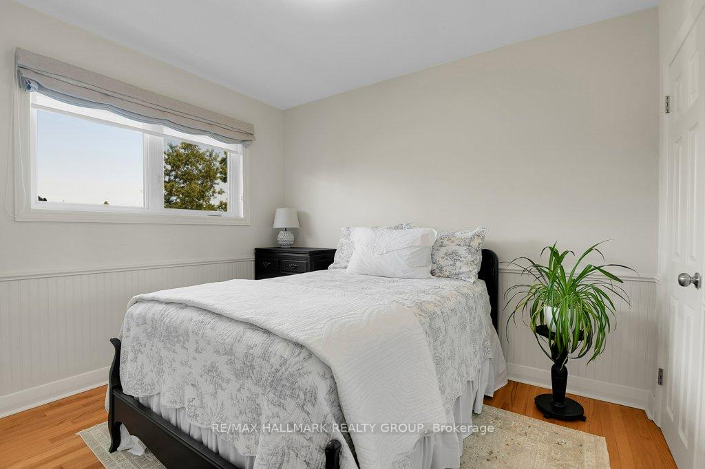 Photo 19 of 14 Roundhay Drive, Ottawa, Manordale — HOMEH