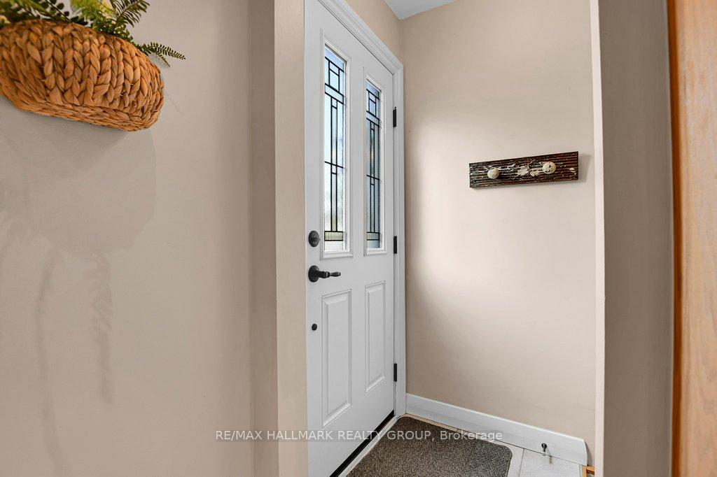 Photo 21 of 14 Roundhay Drive, Ottawa, Manordale — HOMEH