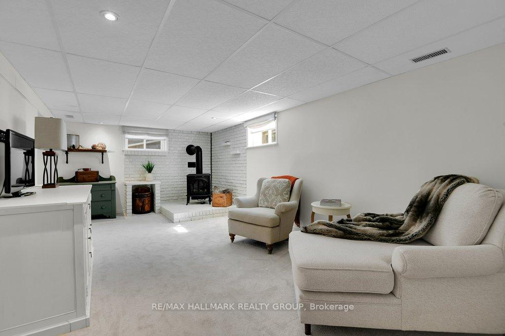 Photo 22 of 14 Roundhay Drive, Ottawa, Manordale — HOMEH