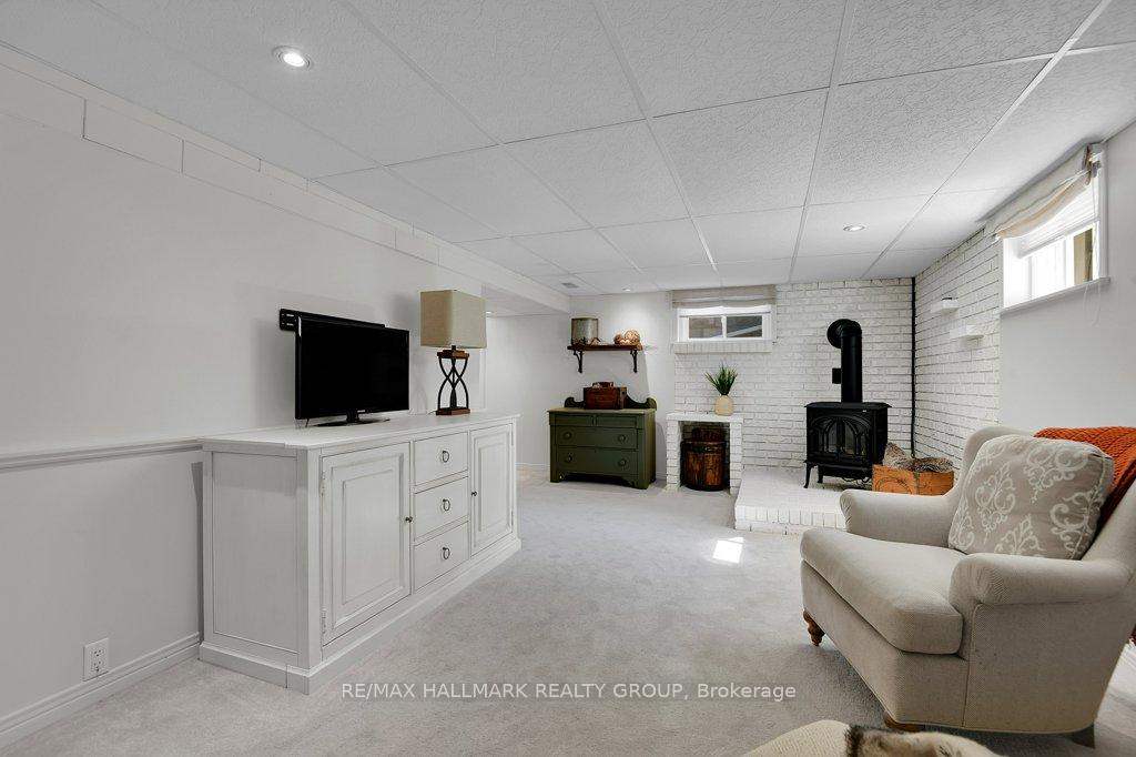 Photo 23 of 14 Roundhay Drive, Ottawa, Manordale — HOMEH