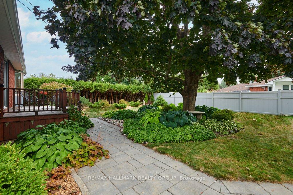 Photo 31 of 14 Roundhay Drive, Ottawa, Manordale — HOMEH