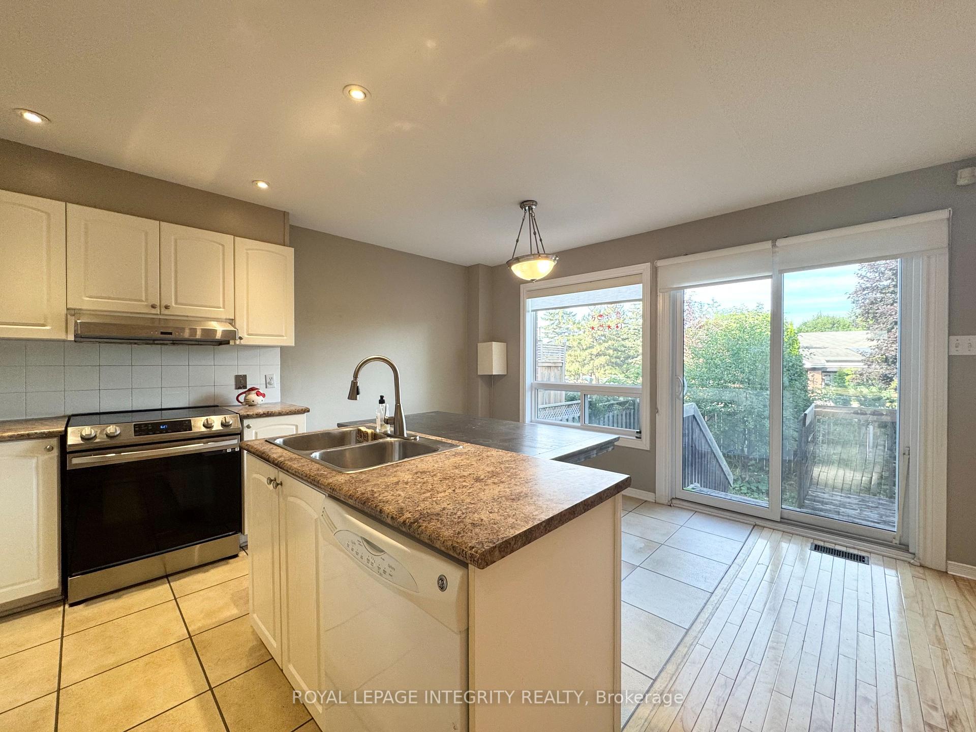 Photo 10 of 43 Covington Place, Ottawa, Centrepointe — HOMEH
