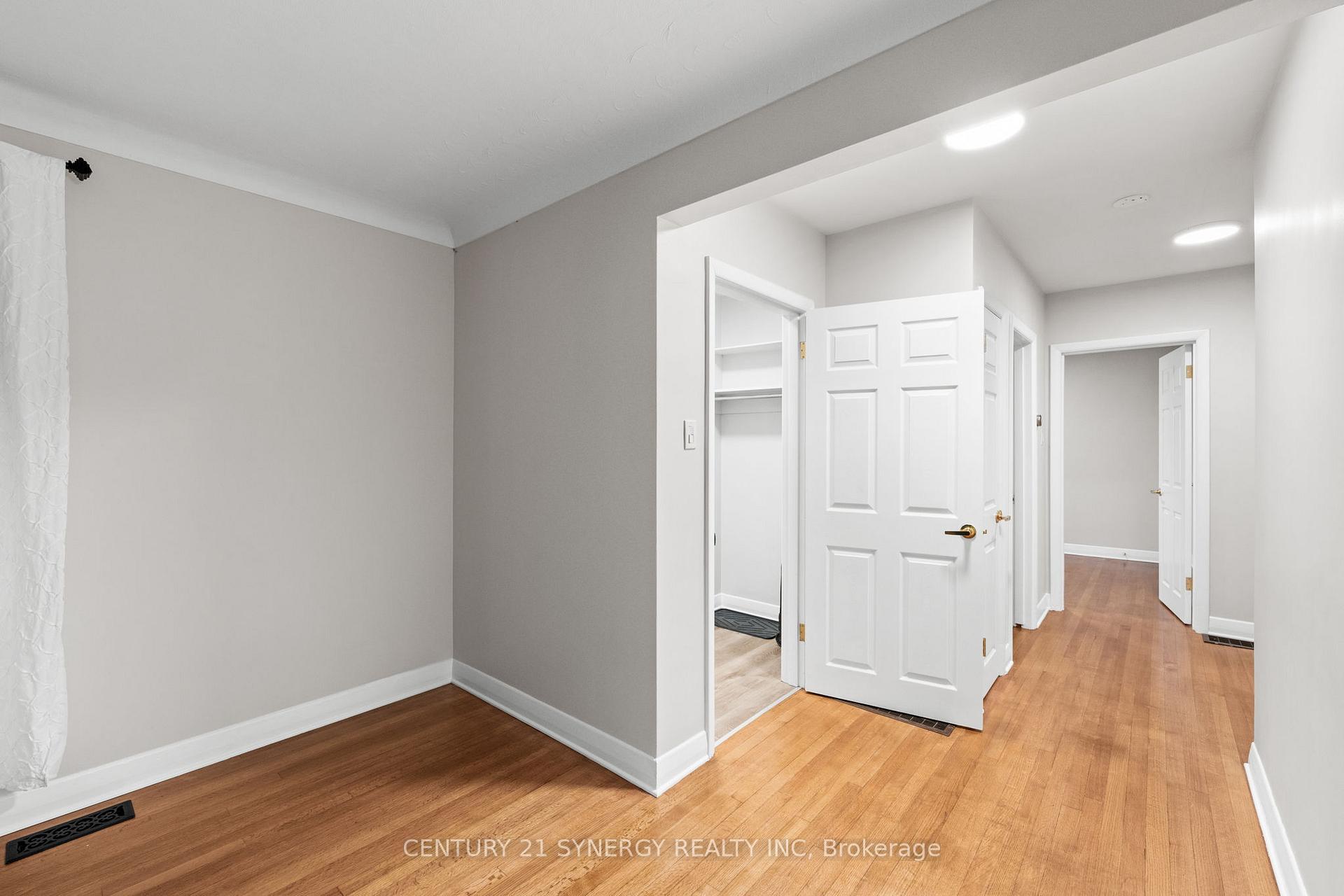 Photo 4 of 22 Carola Street, Ottawa, Manordale — HOMEH