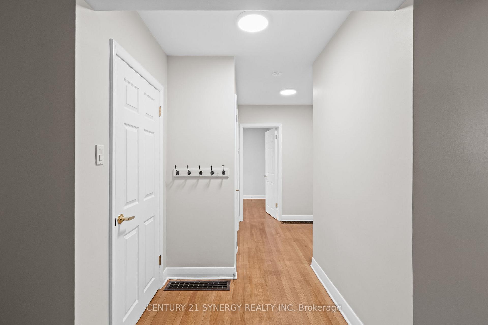 Photo 12 of 22 Carola Street, Ottawa, Manordale — HOMEH