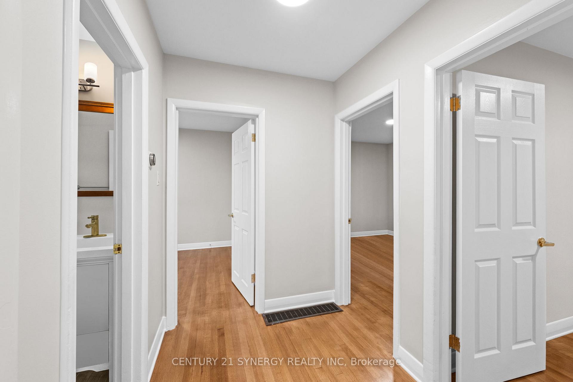 Photo 13 of 22 Carola Street, Ottawa, Manordale — HOMEH