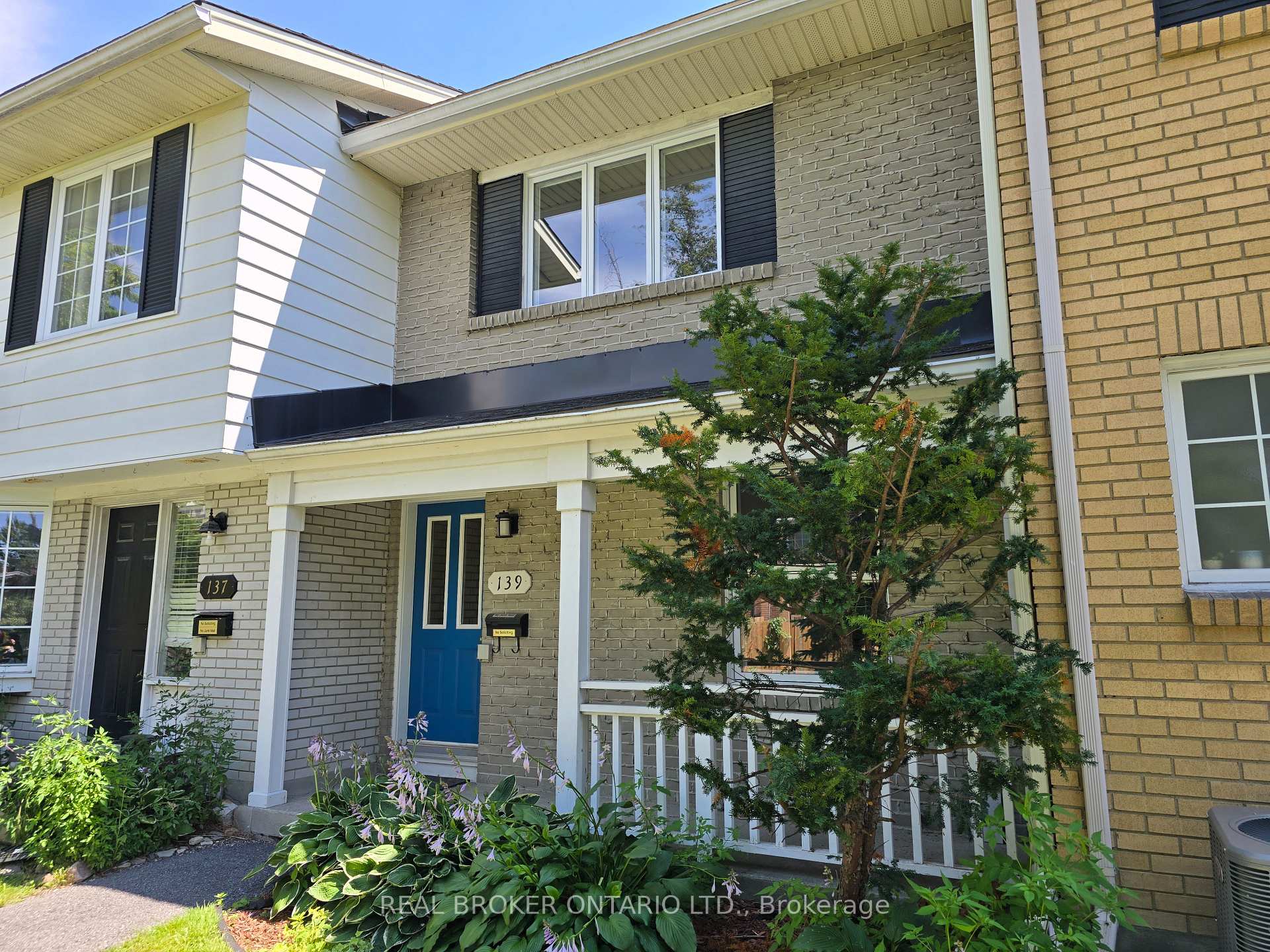 Photo 2 of 139 Monterey Drive, Ottawa, Leslie Park — HOMEH