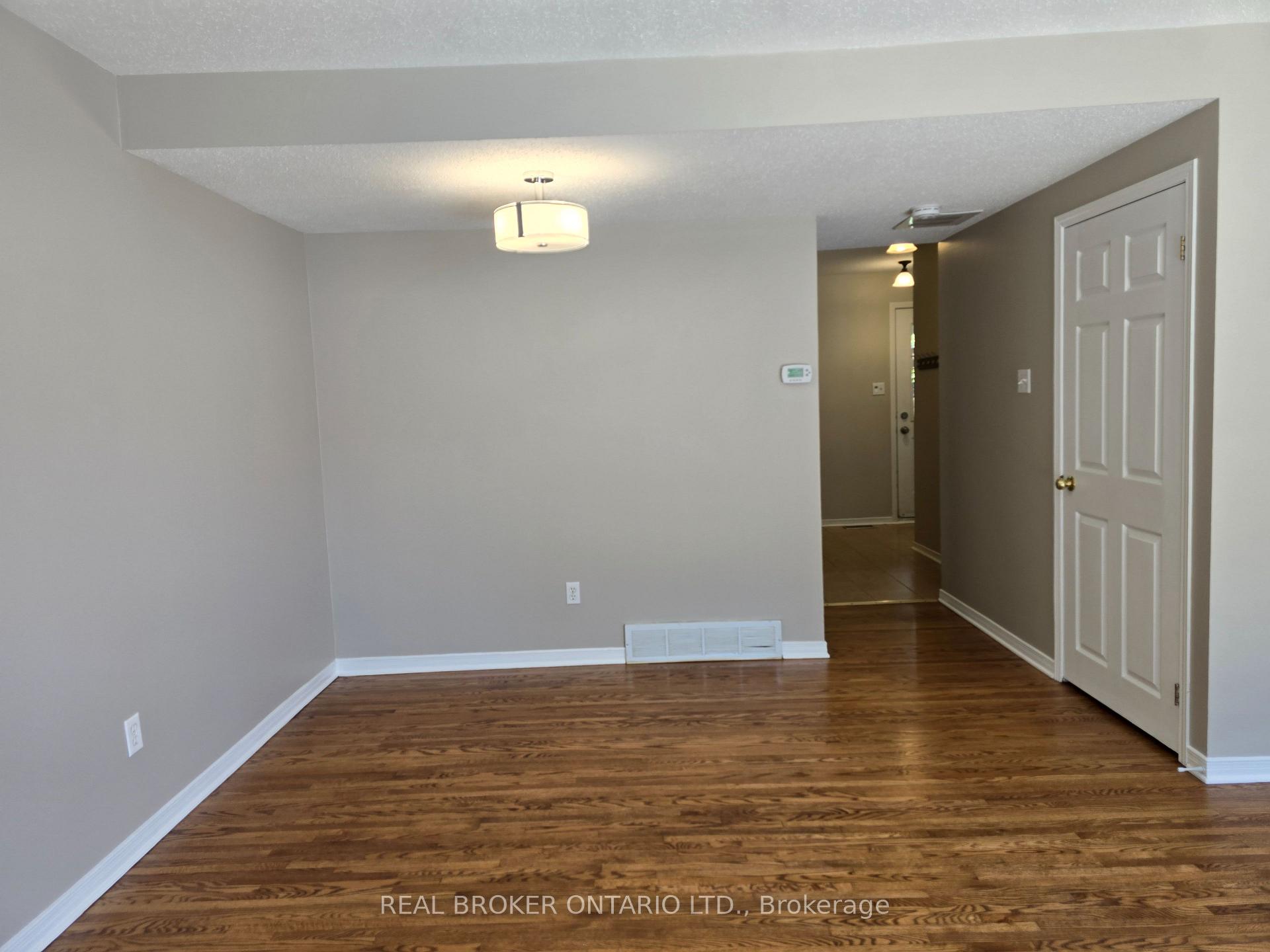 Photo 7 of 139 Monterey Drive, Ottawa, Leslie Park — HOMEH
