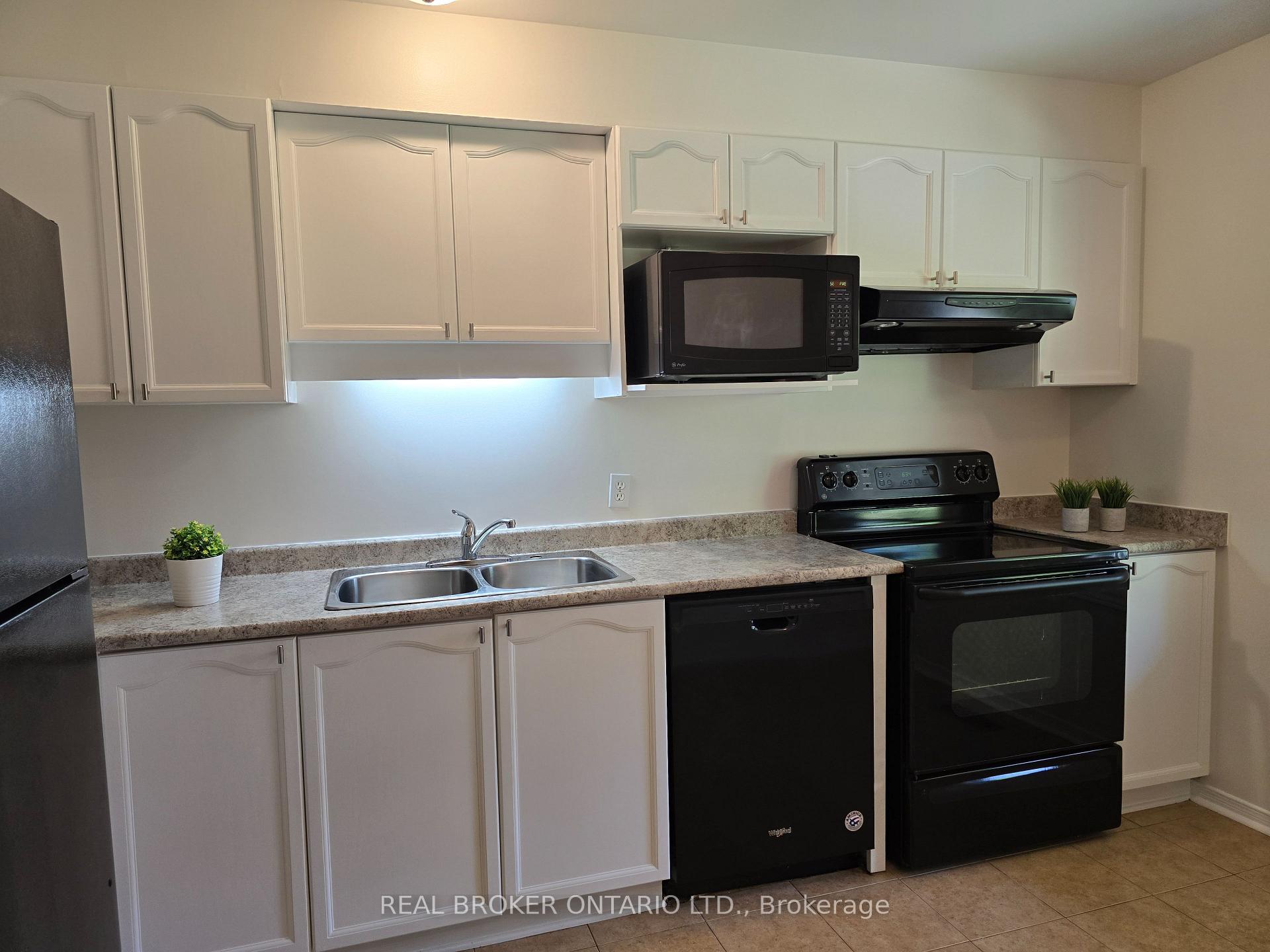 Photo 8 of 139 Monterey Drive, Ottawa, Leslie Park — HOMEH