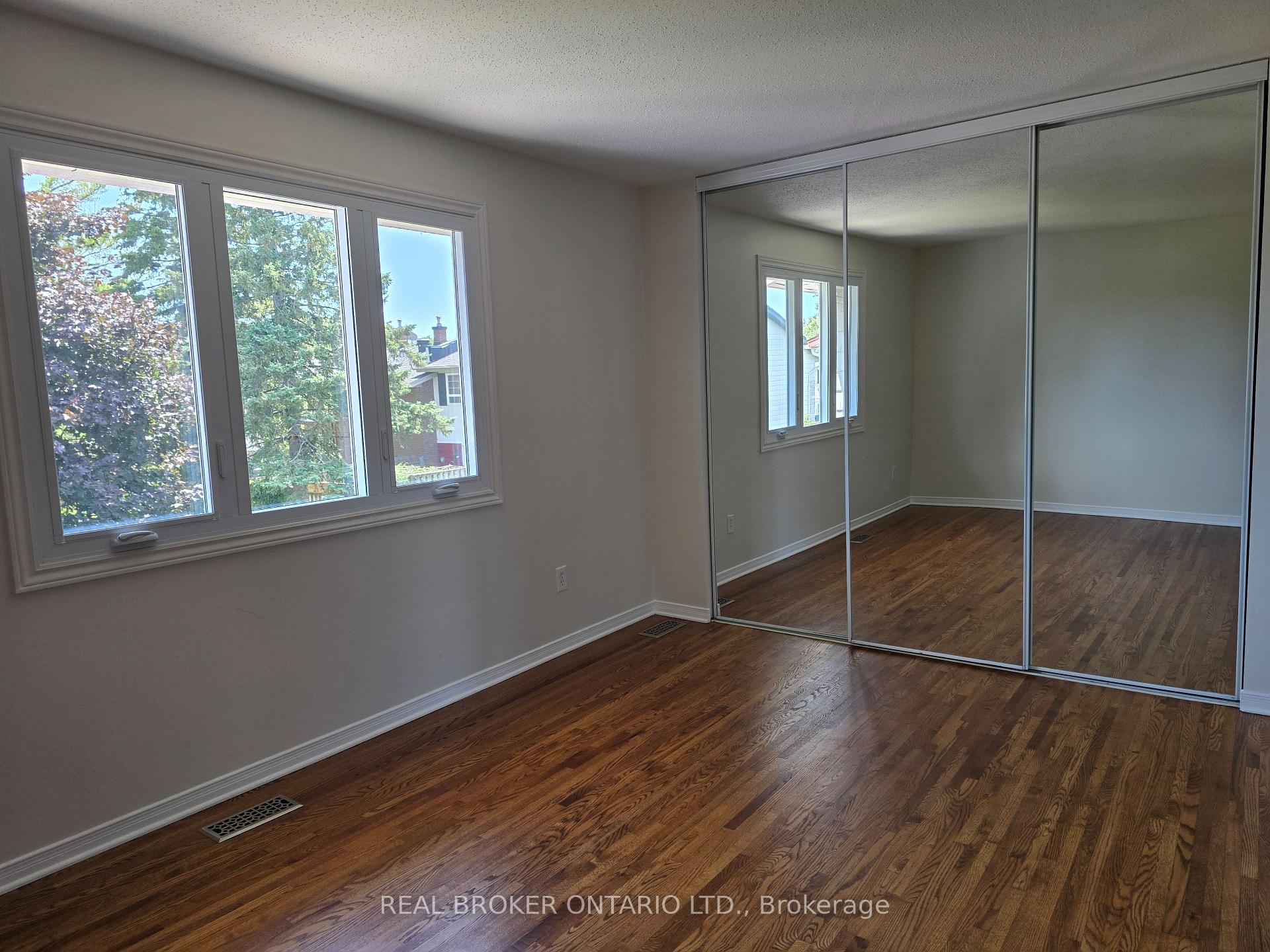 Photo 12 of 139 Monterey Drive, Ottawa, Leslie Park — HOMEH