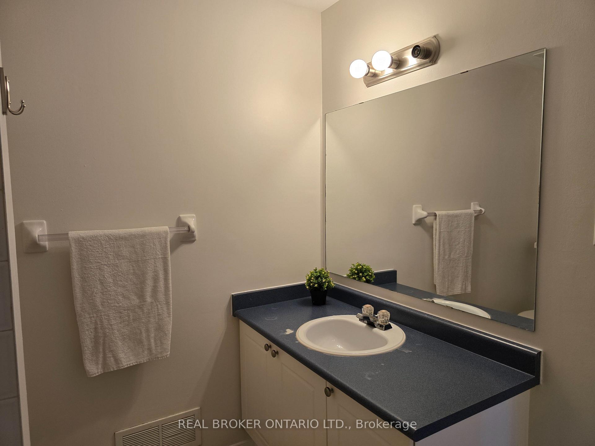 Photo 14 of 139 Monterey Drive, Ottawa, Leslie Park — HOMEH