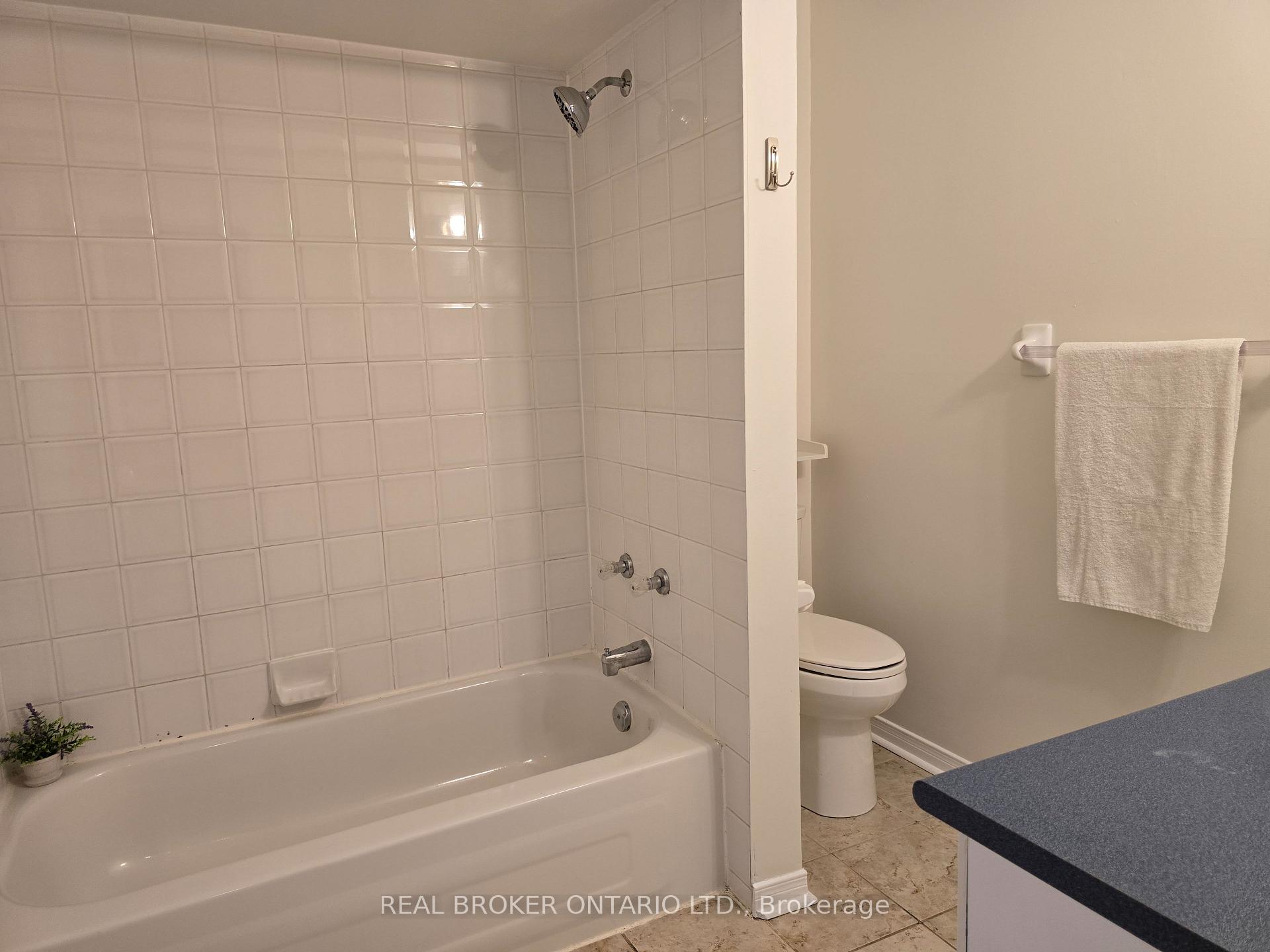 Photo 15 of 139 Monterey Drive, Ottawa, Leslie Park — HOMEH