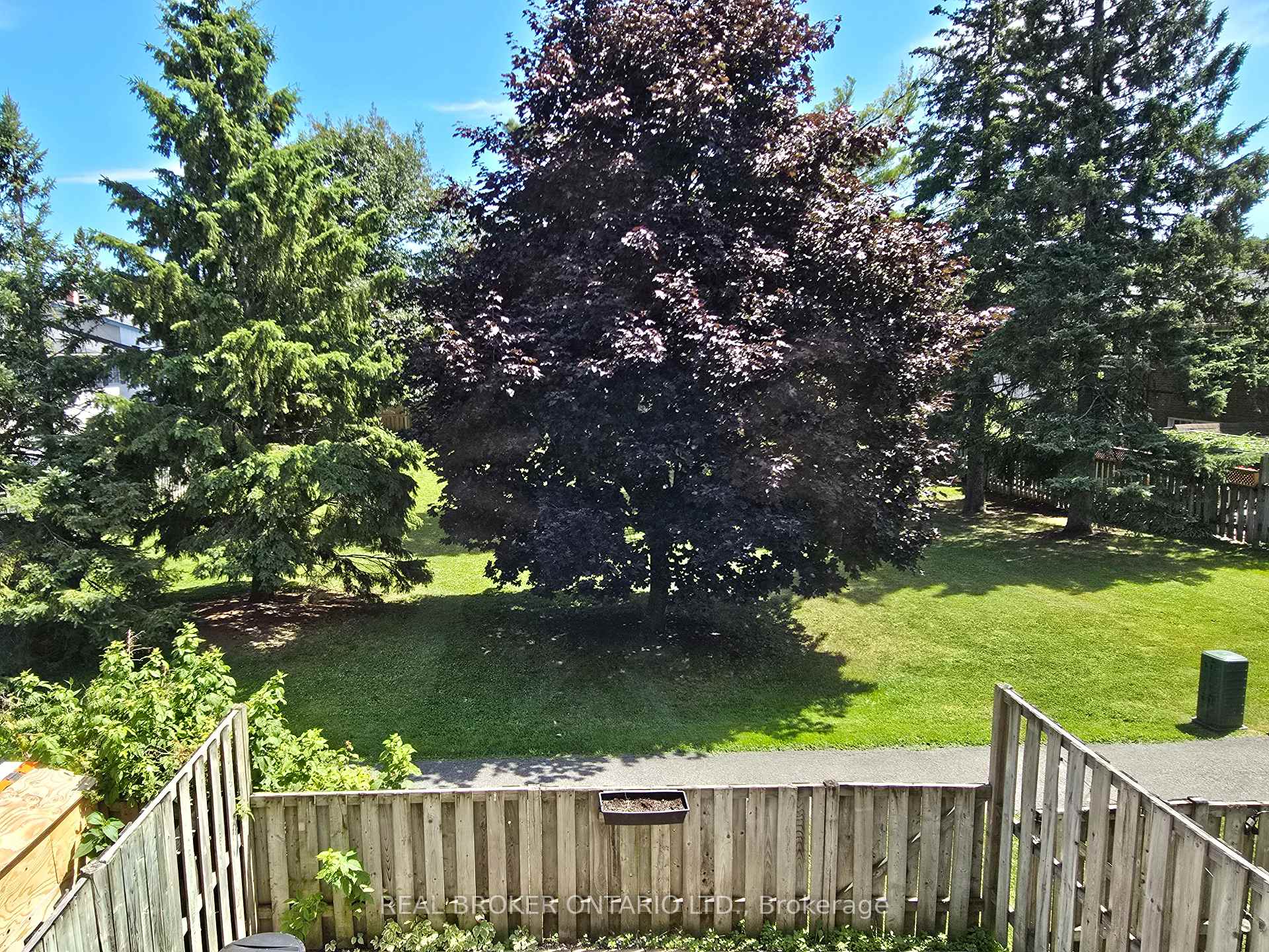 Photo 21 of 139 Monterey Drive, Ottawa, Leslie Park — HOMEH