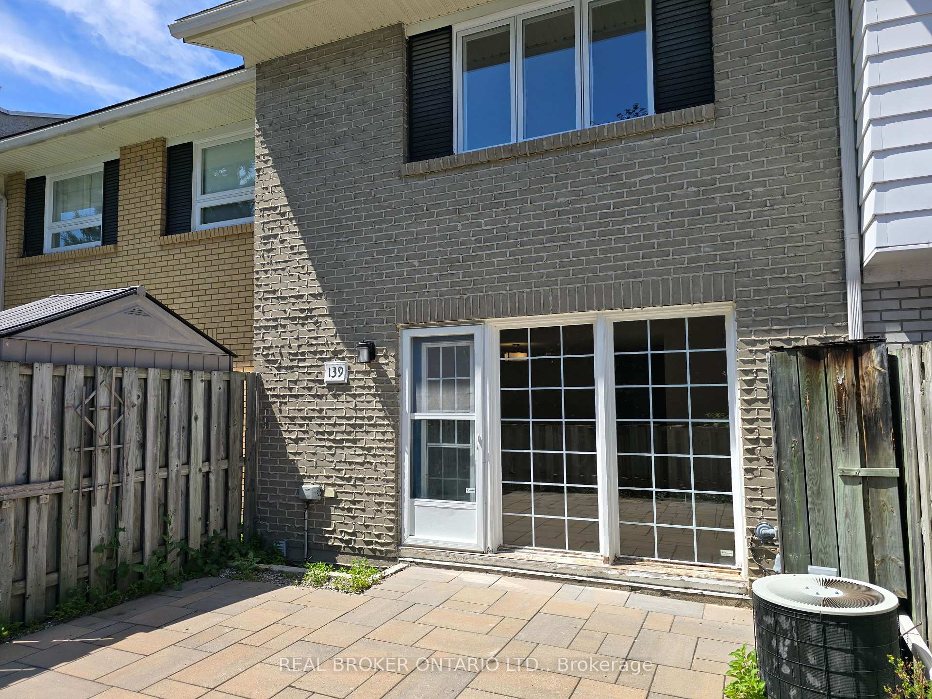 Photo 22 of 139 Monterey Drive, Ottawa, Leslie Park — HOMEH
