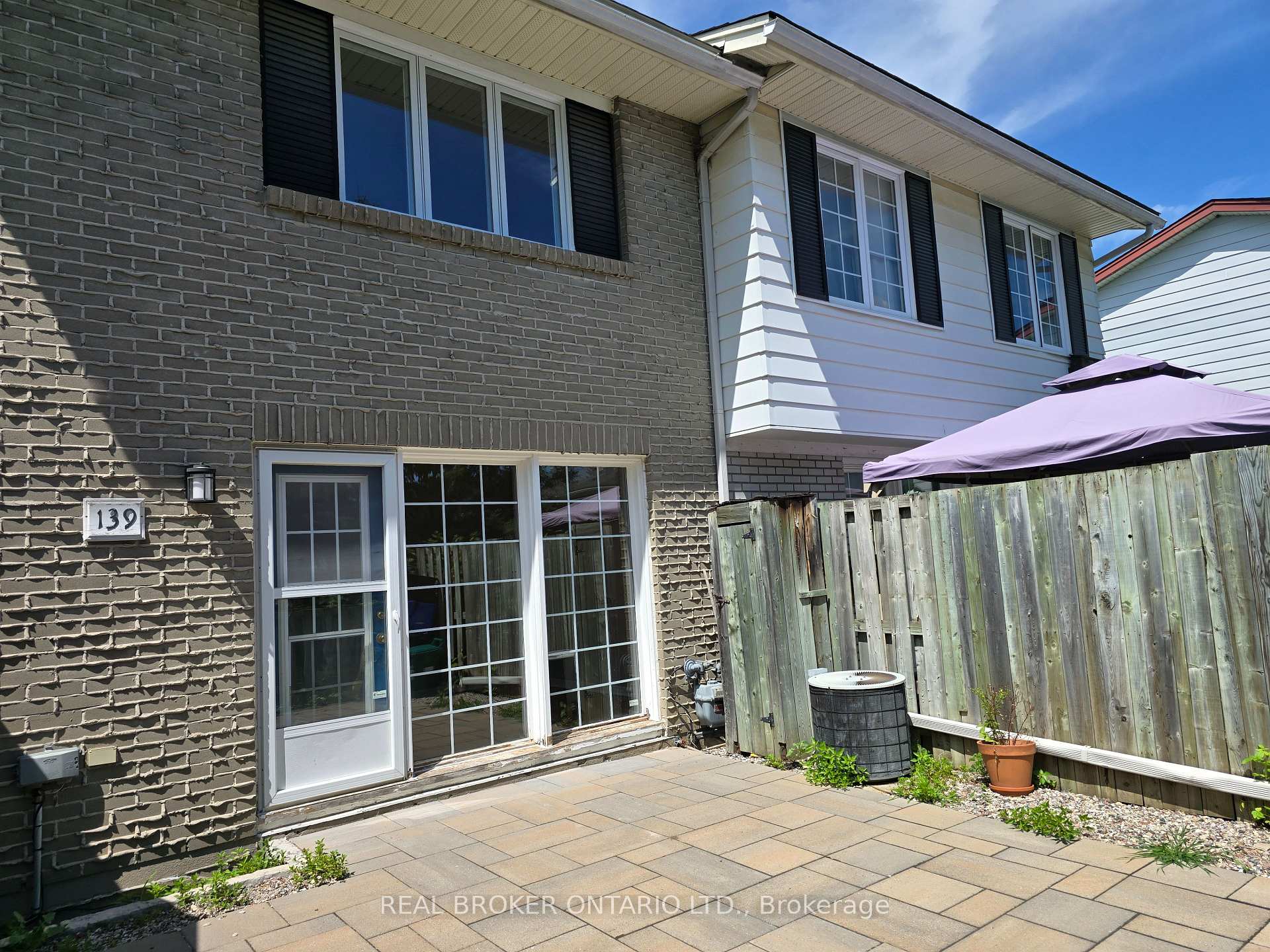 Photo 23 of 139 Monterey Drive, Ottawa, Leslie Park — HOMEH