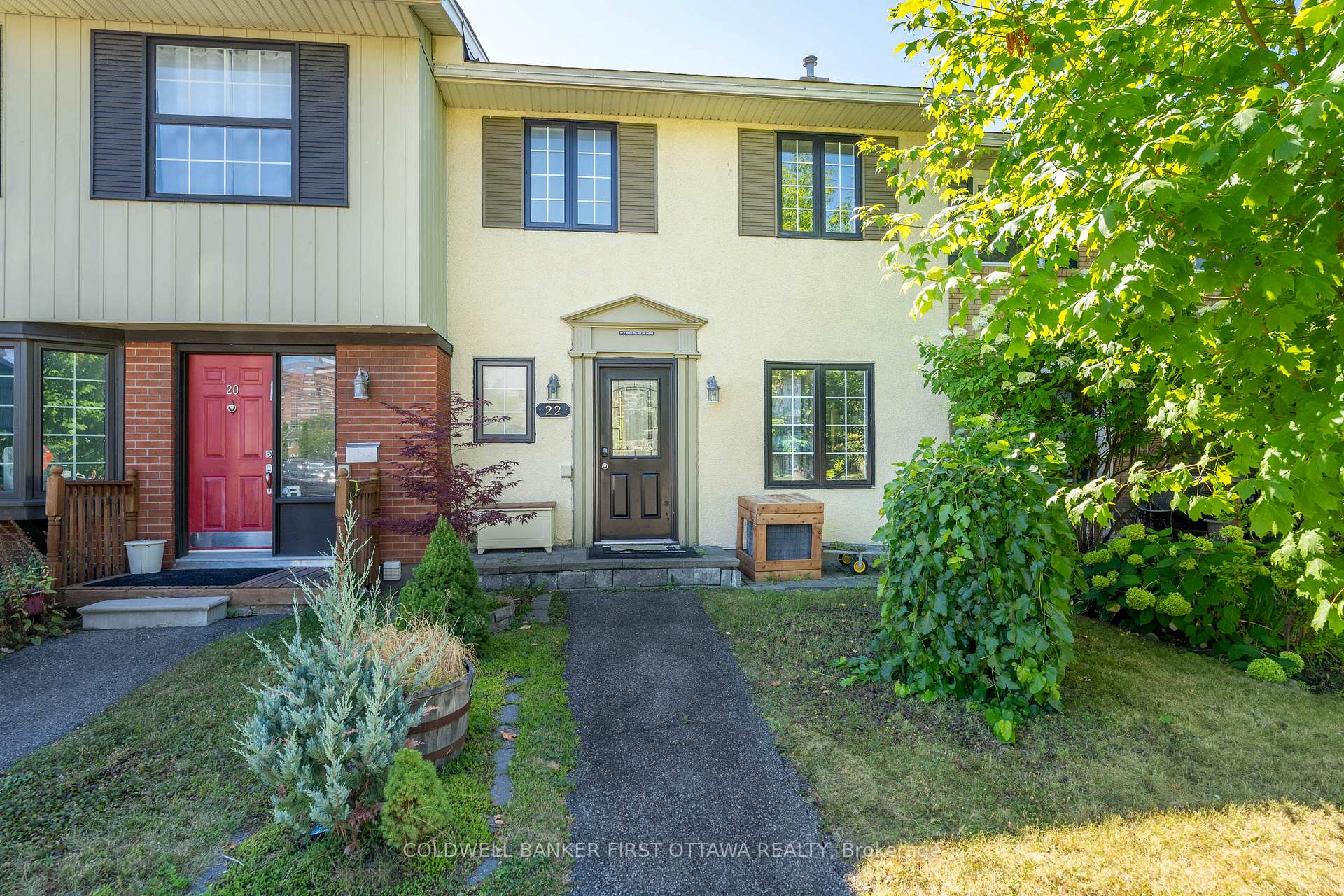 Photo 1 of 22 Monterey Drive, Ottawa, Leslie Park — HOMEH