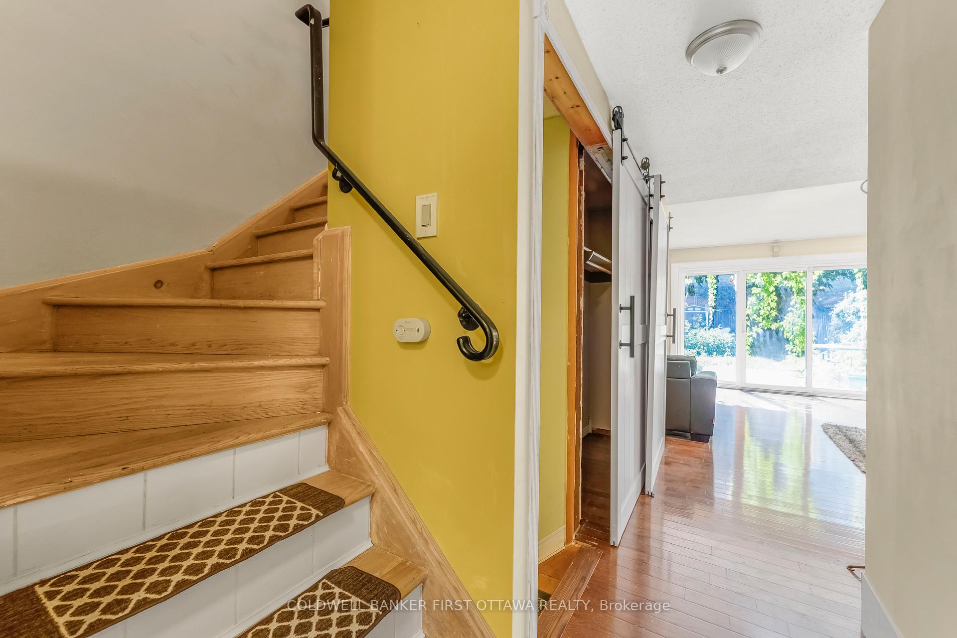 Photo 2 of 22 Monterey Drive, Ottawa, Leslie Park — HOMEH