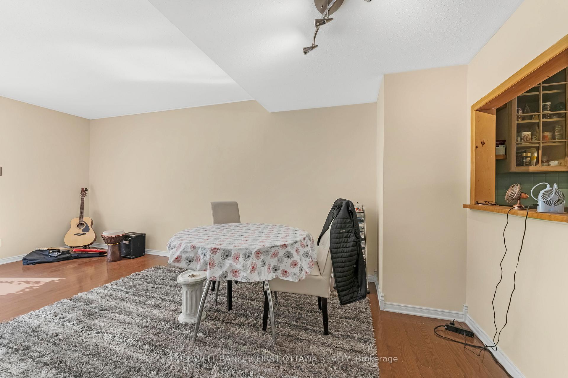 Photo 6 of 22 Monterey Drive, Ottawa, Leslie Park — HOMEH