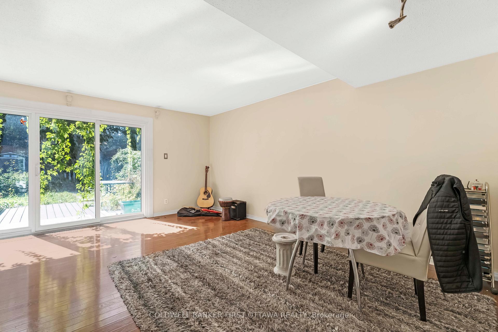 Photo 7 of 22 Monterey Drive, Ottawa, Leslie Park — HOMEH