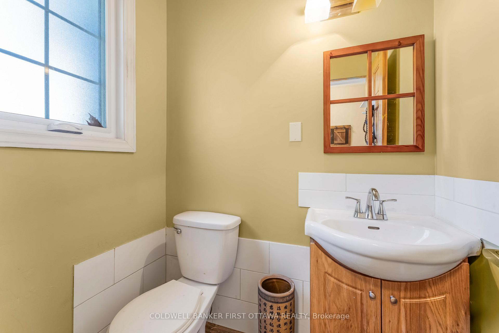 Photo 13 of 22 Monterey Drive, Ottawa, Leslie Park — HOMEH