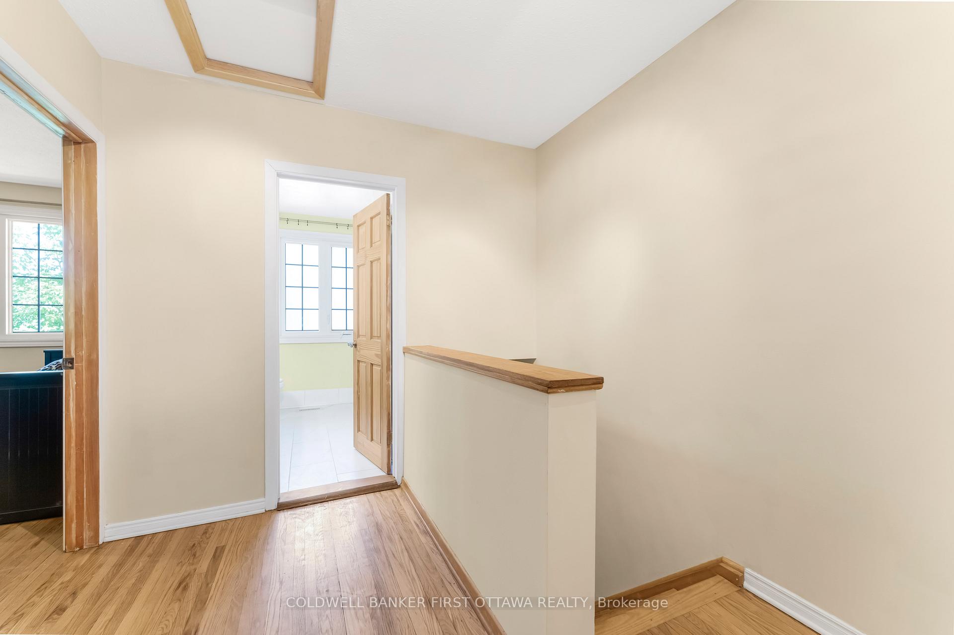 Photo 14 of 22 Monterey Drive, Ottawa, Leslie Park — HOMEH