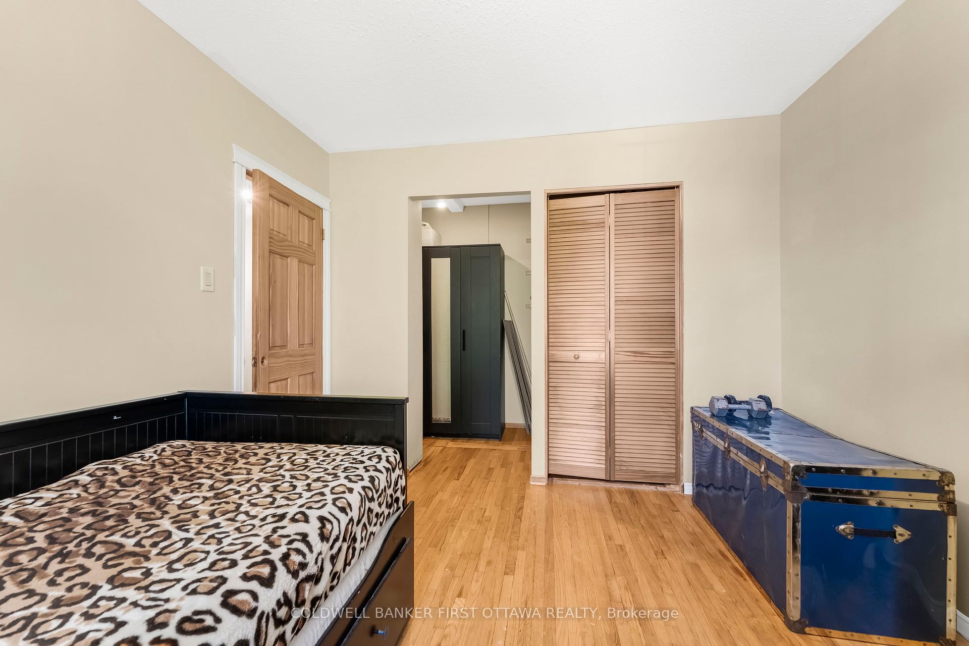 Photo 16 of 22 Monterey Drive, Ottawa, Leslie Park — HOMEH