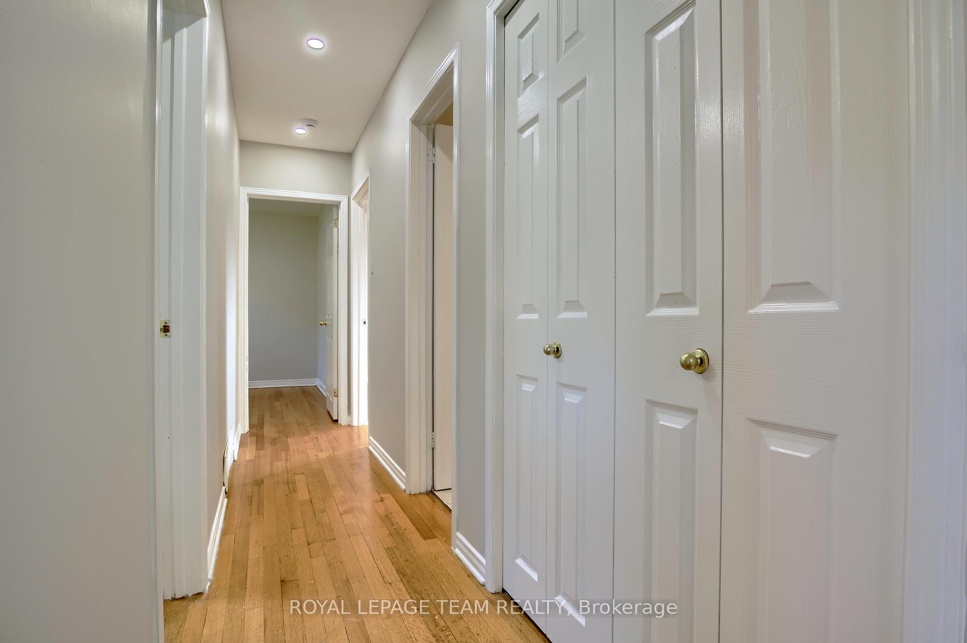 Photo 7 of Unit A, 31 Pritchard Drive, Ottawa, Manordale — HOMEH