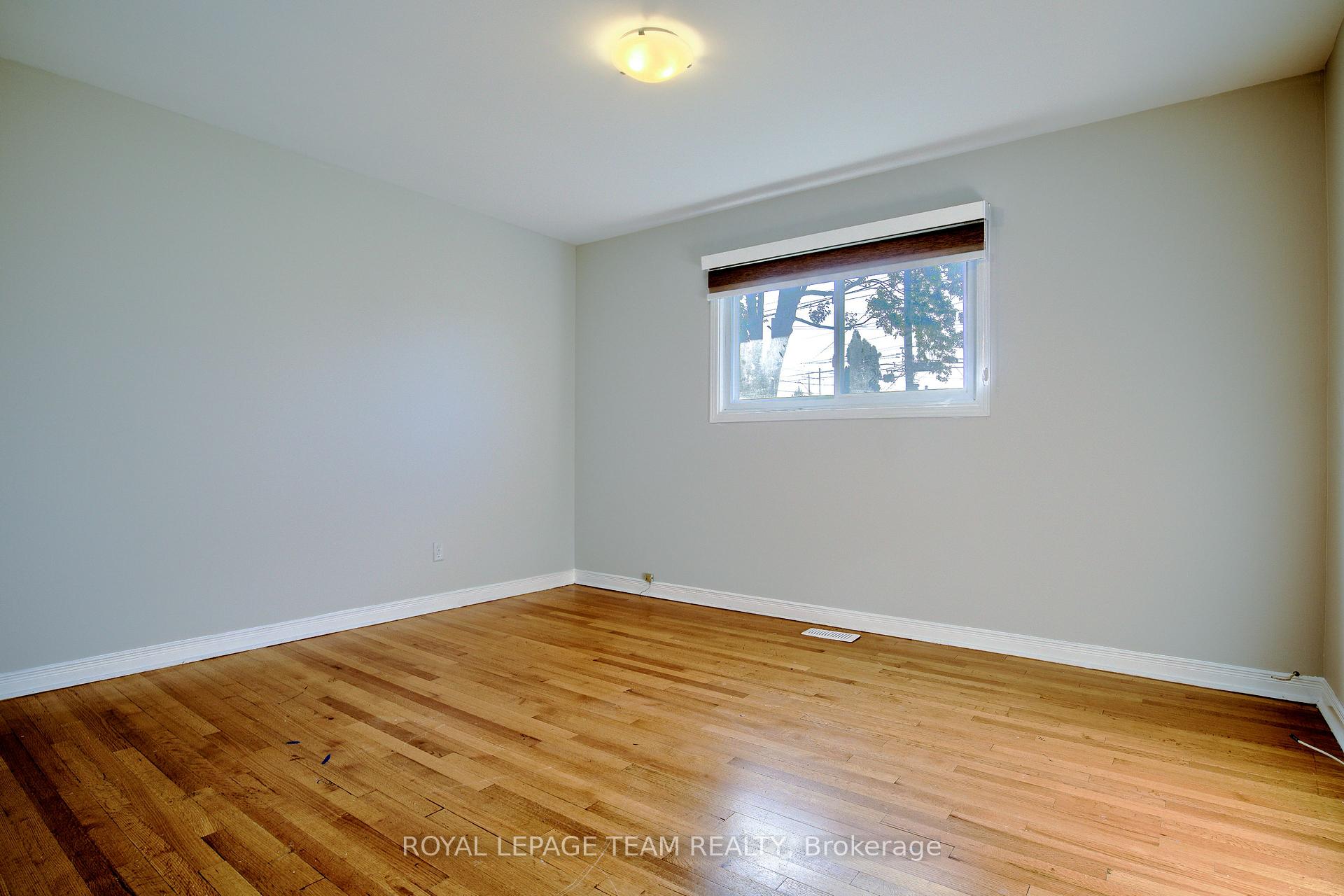 Photo 8 of Unit A, 31 Pritchard Drive, Ottawa, Manordale — HOMEH