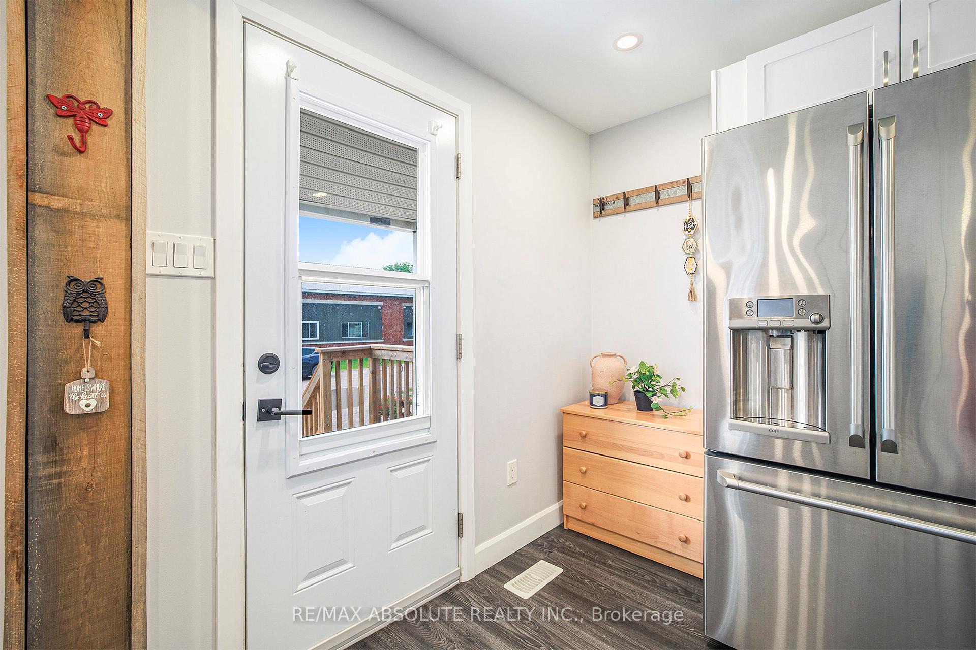 Photo 3 of 373 Raglan Street N, Renfrew — HOMEH