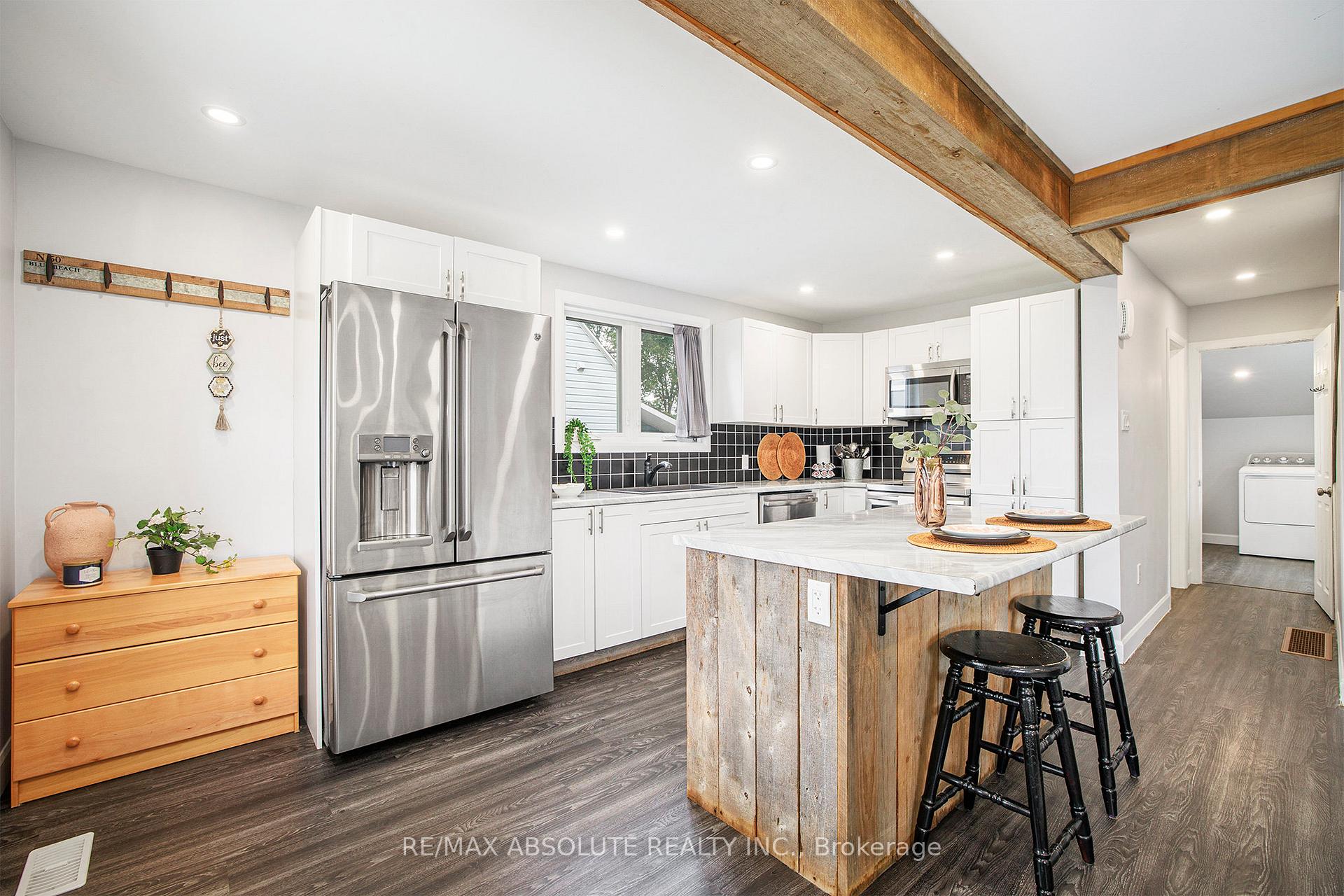 Photo 5 of 373 Raglan Street N, Renfrew — HOMEH