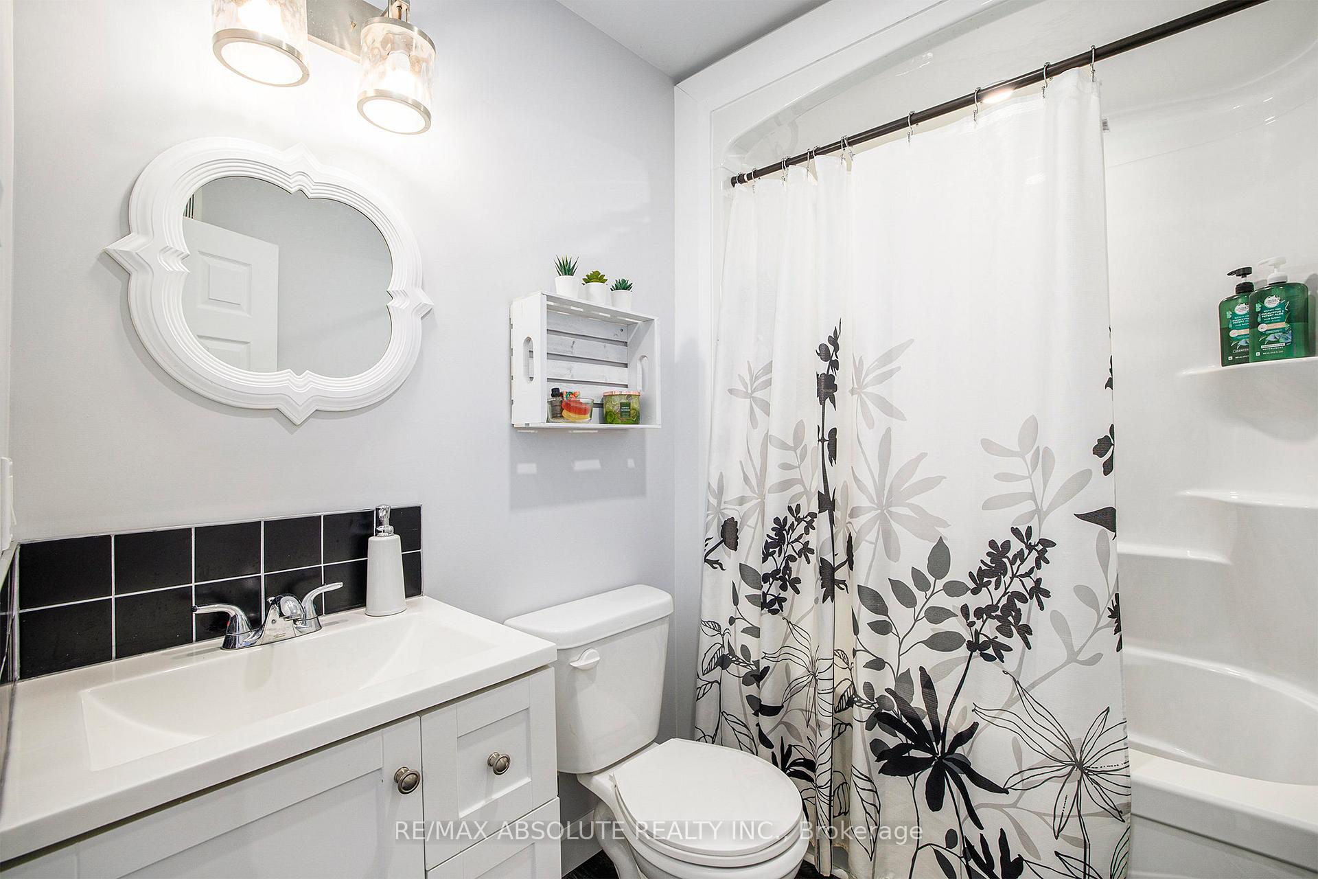 Photo 11 of 373 Raglan Street N, Renfrew — HOMEH