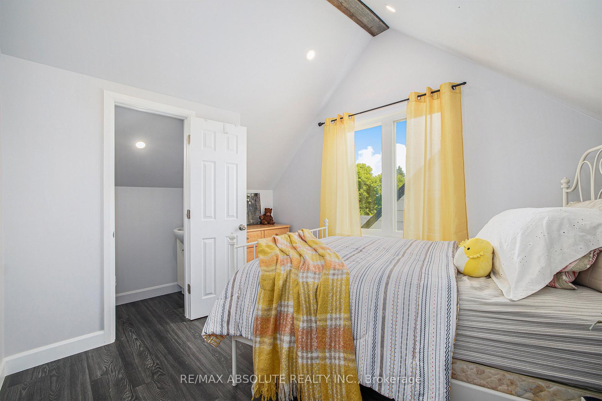 Photo 12 of 373 Raglan Street N, Renfrew — HOMEH