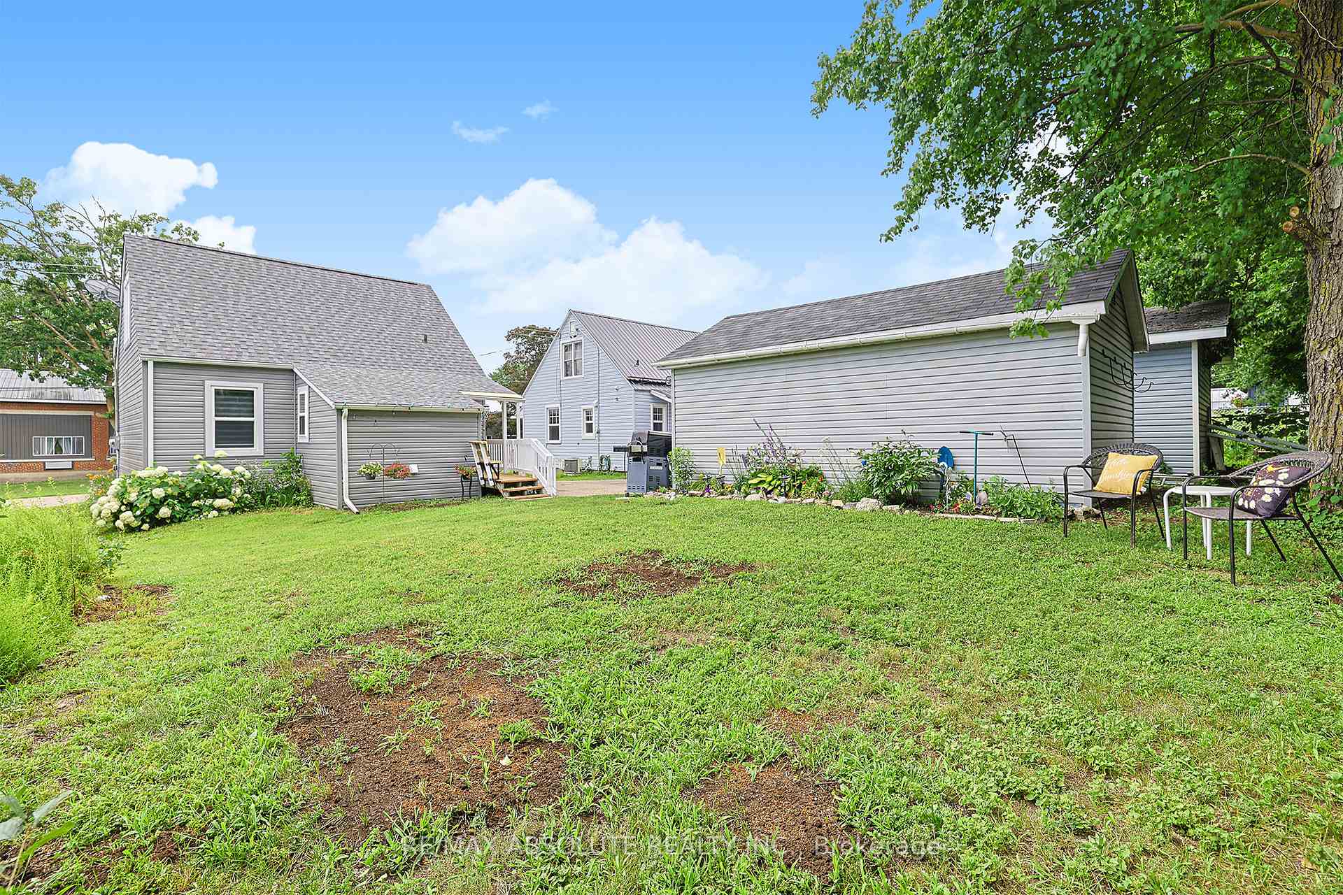 Photo 15 of 373 Raglan Street N, Renfrew — HOMEH
