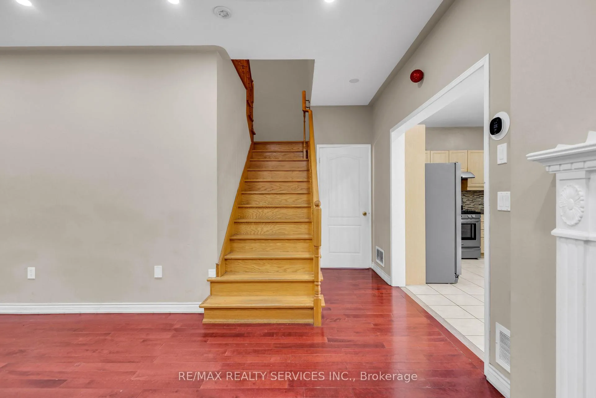 Photo 11 of 108 Beavervalley Drive, Brampton, Fletcher's Meadow — HOMEH