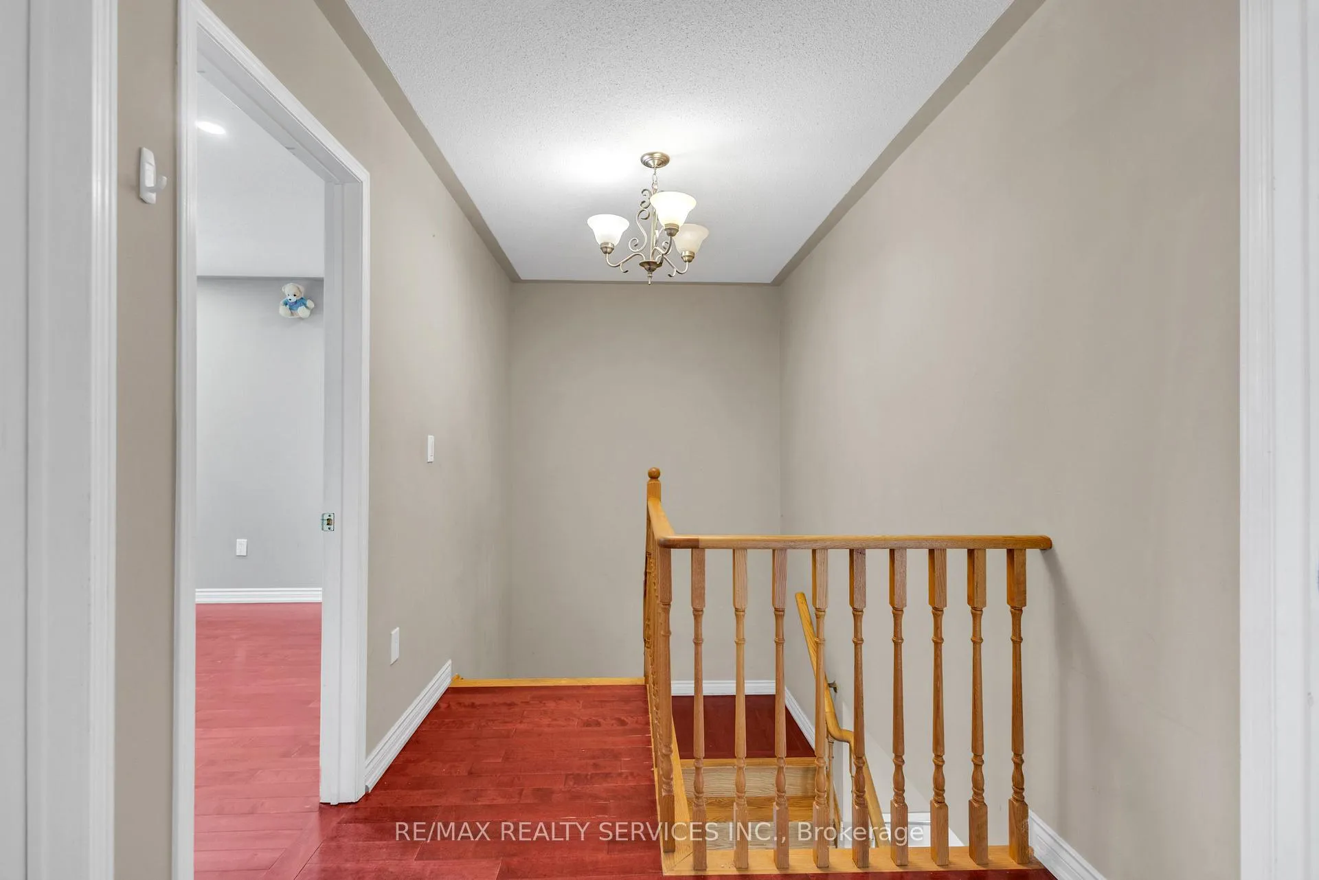 Photo 13 of 108 Beavervalley Drive, Brampton, Fletcher's Meadow — HOMEH
