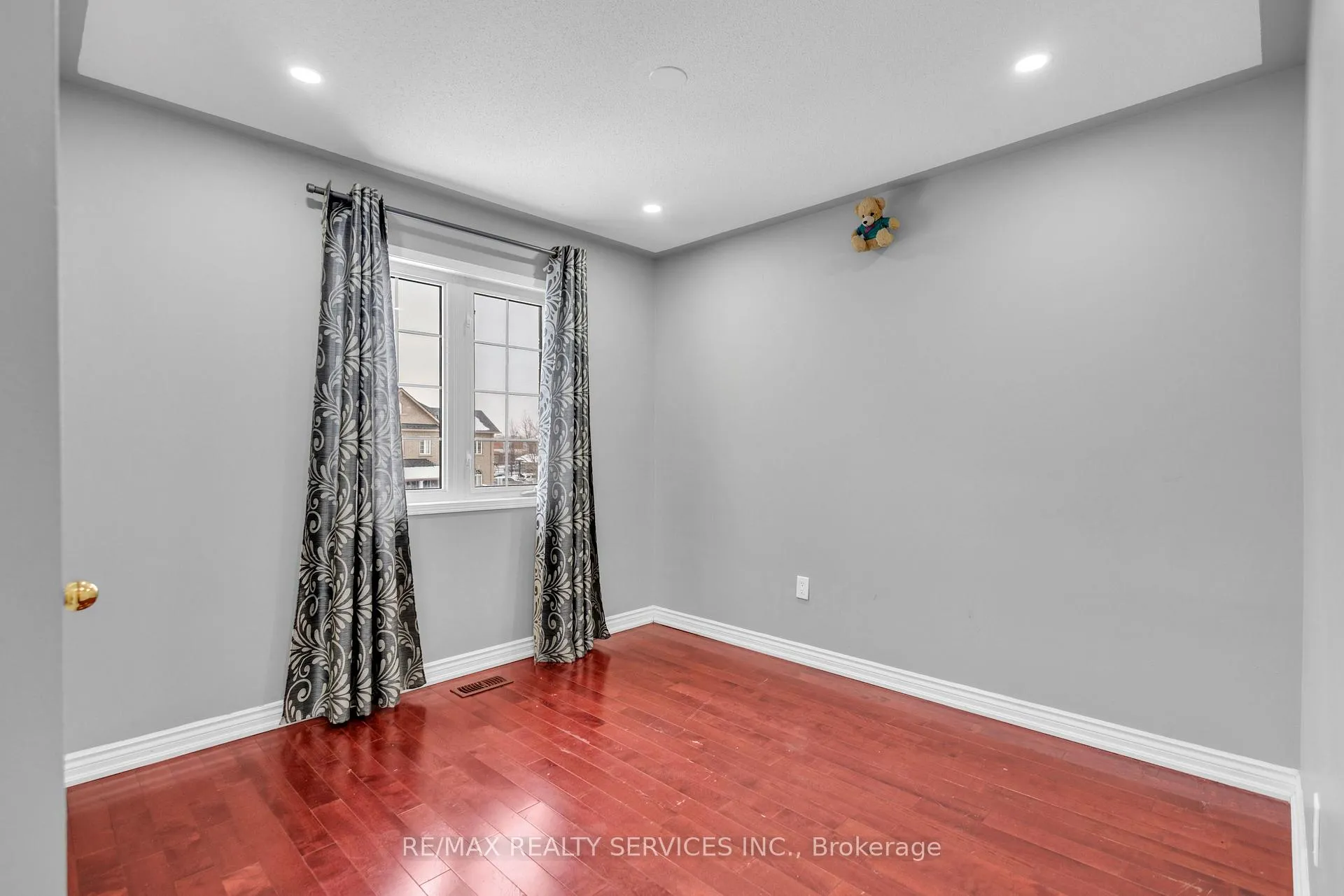 Photo 15 of 108 Beavervalley Drive, Brampton, Fletcher's Meadow — HOMEH