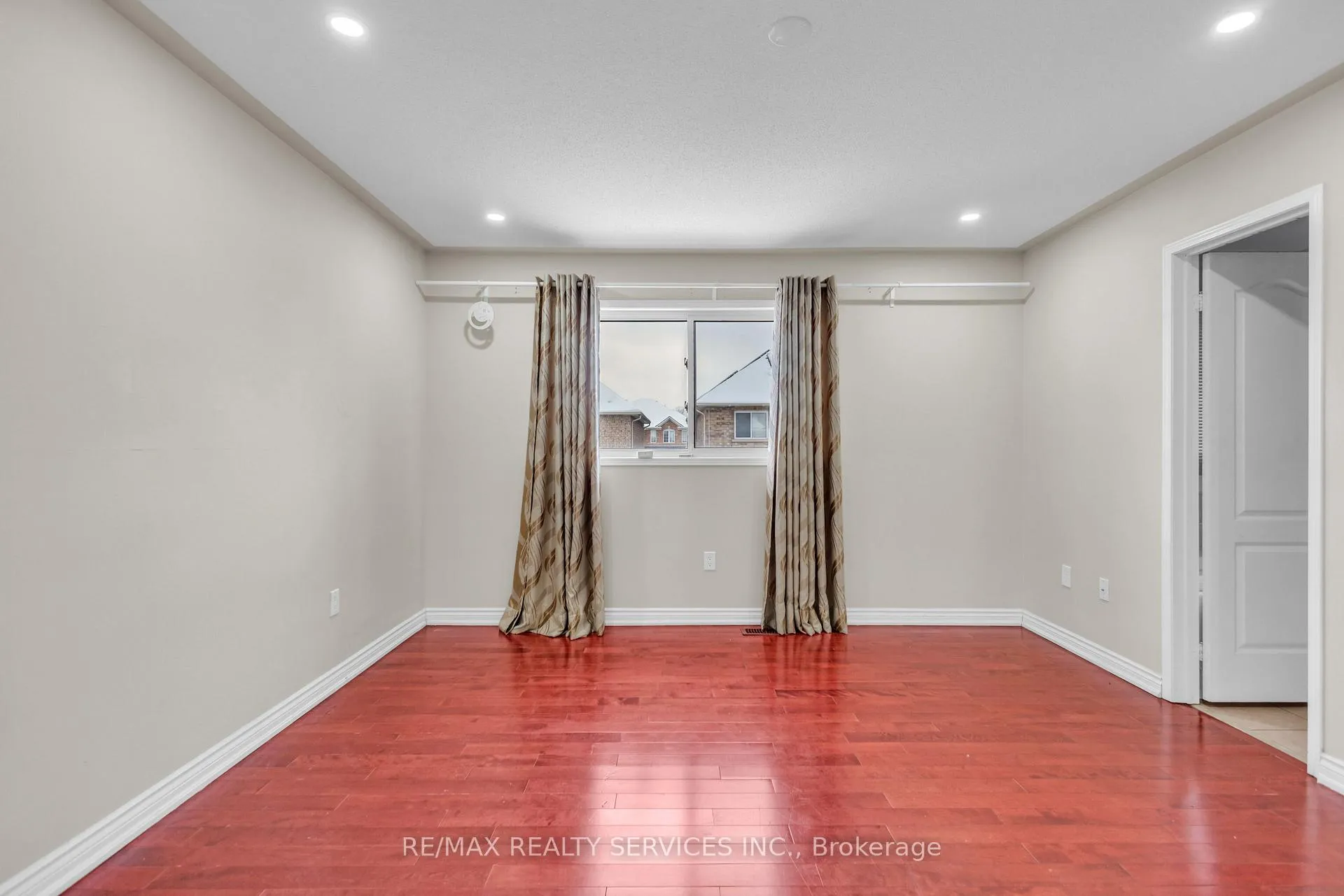 Photo 29 of 108 Beavervalley Drive, Brampton, Fletcher's Meadow — HOMEH