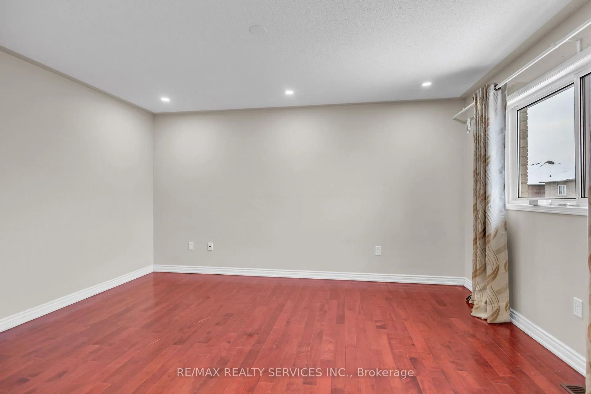 Photo 32 of 108 Beavervalley Drive, Brampton, Fletcher's Meadow — HOMEH