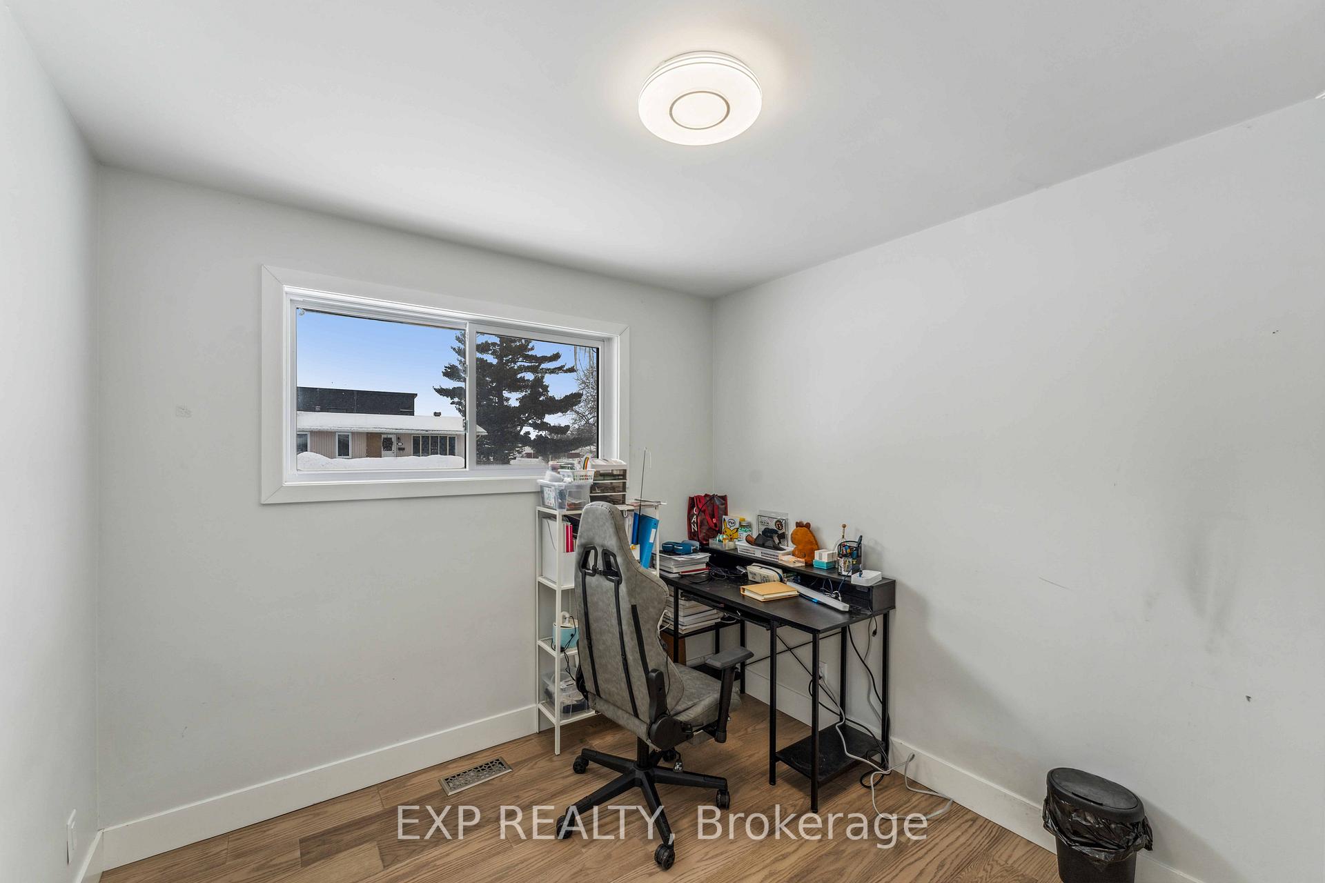 Photo 17 of Unit A, 44 Sherry Lane, Ottawa, Manordale — HOMEH