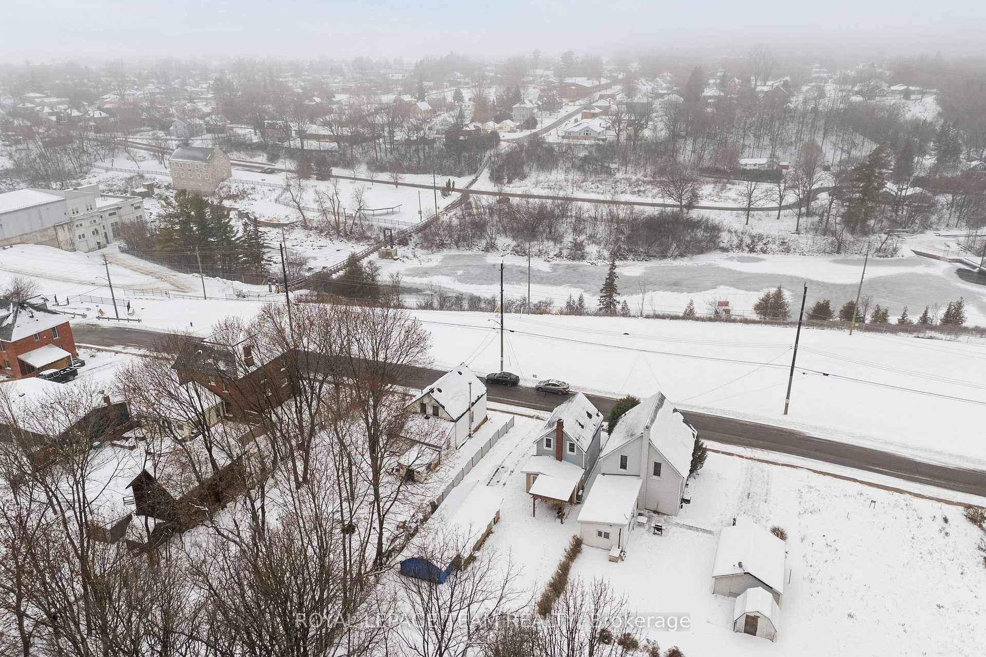 Photo 4 of 43 Mutual Avenue, Renfrew — HOMEH
