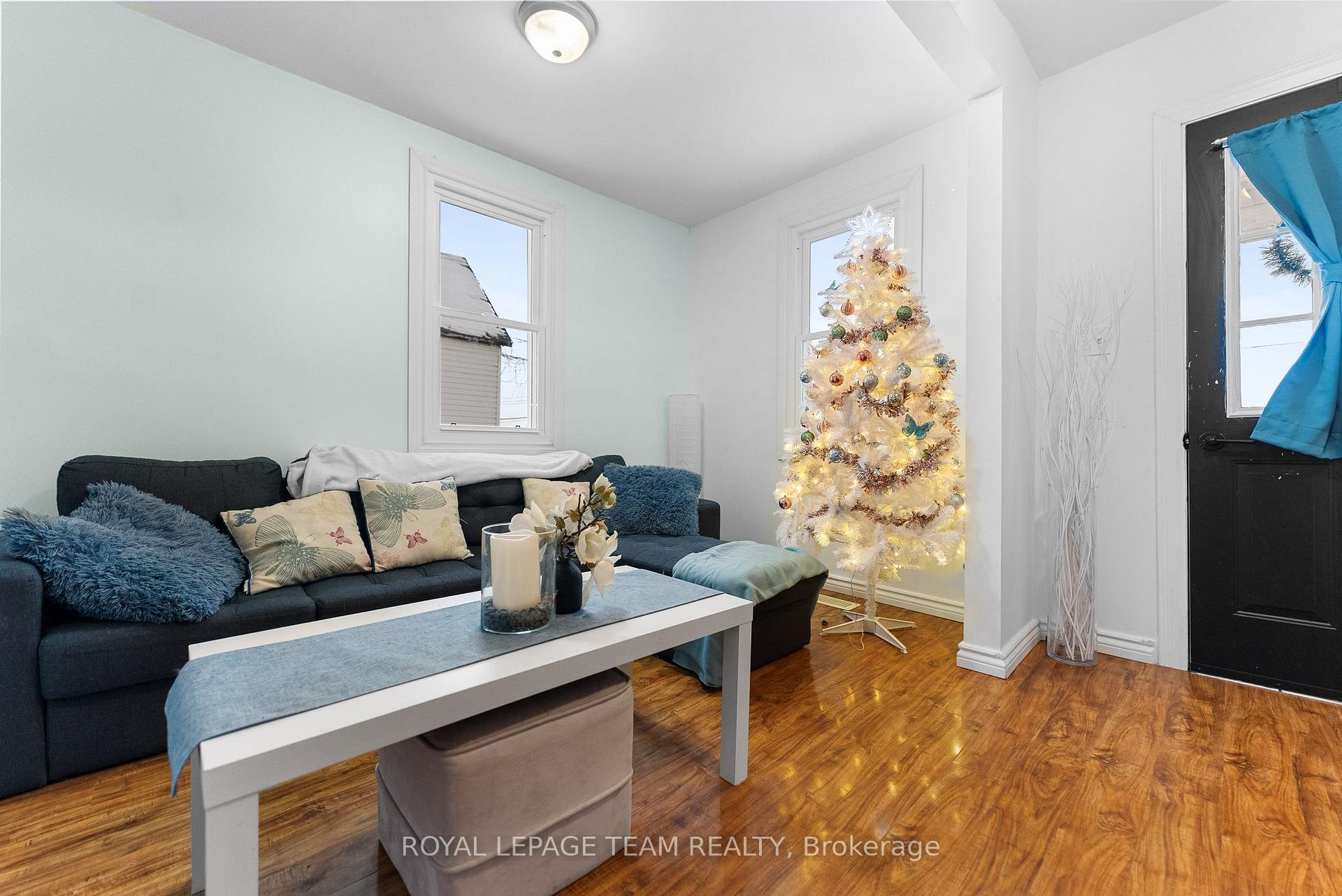 Photo 7 of 43 Mutual Avenue, Renfrew — HOMEH