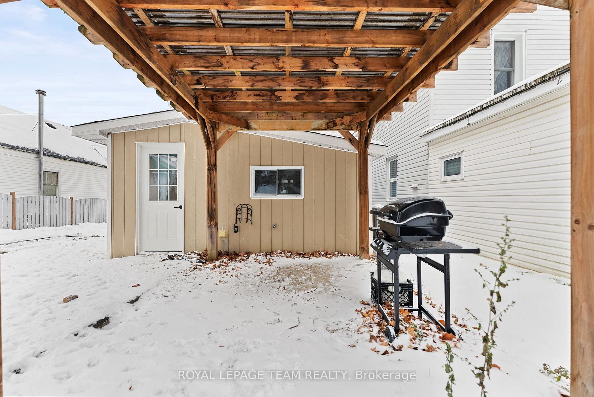 Photo 24 of 43 Mutual Avenue, Renfrew — HOMEH