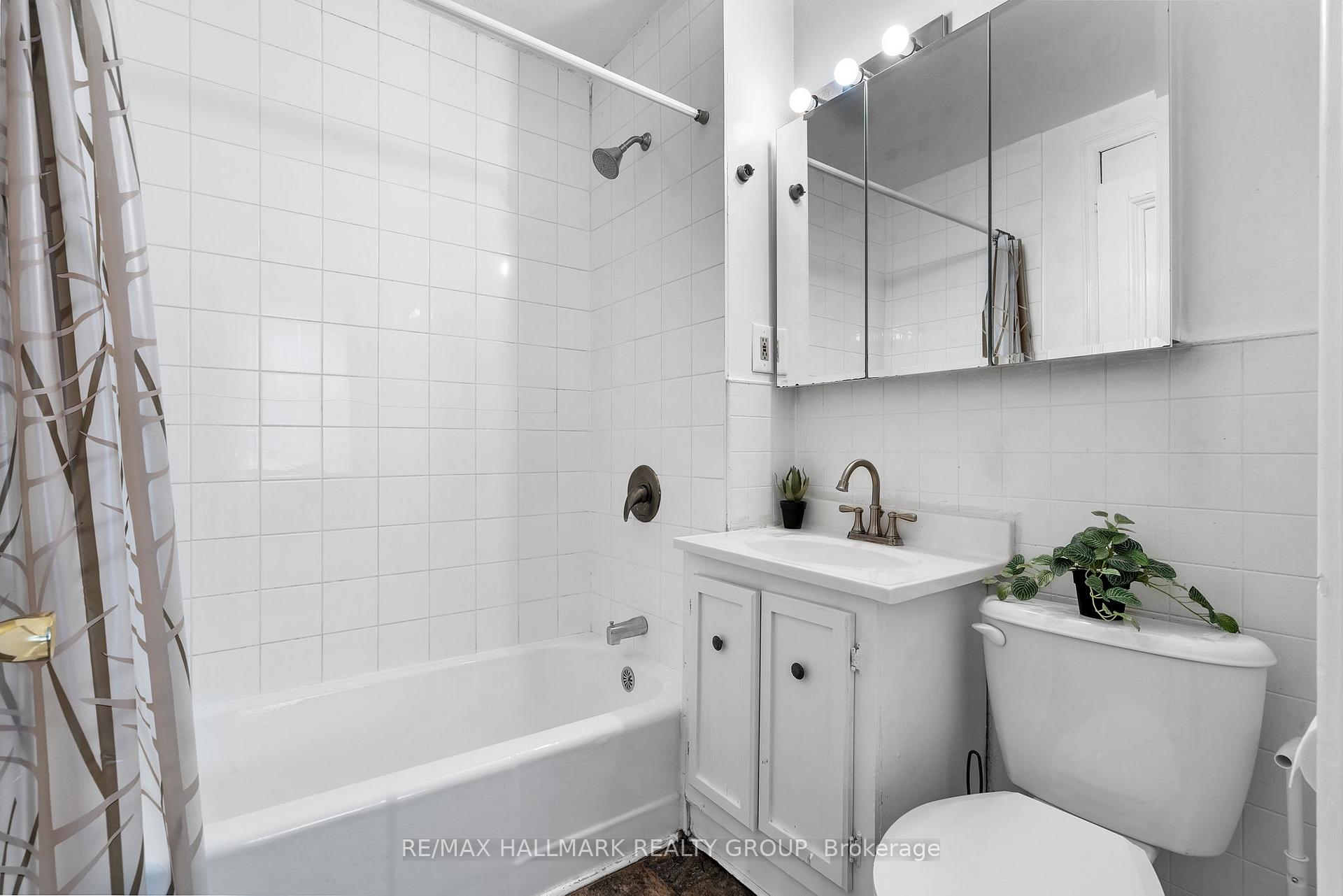 Photo 13 of Unit 5, 20 Russell Street W, Smiths Falls — HOMEH