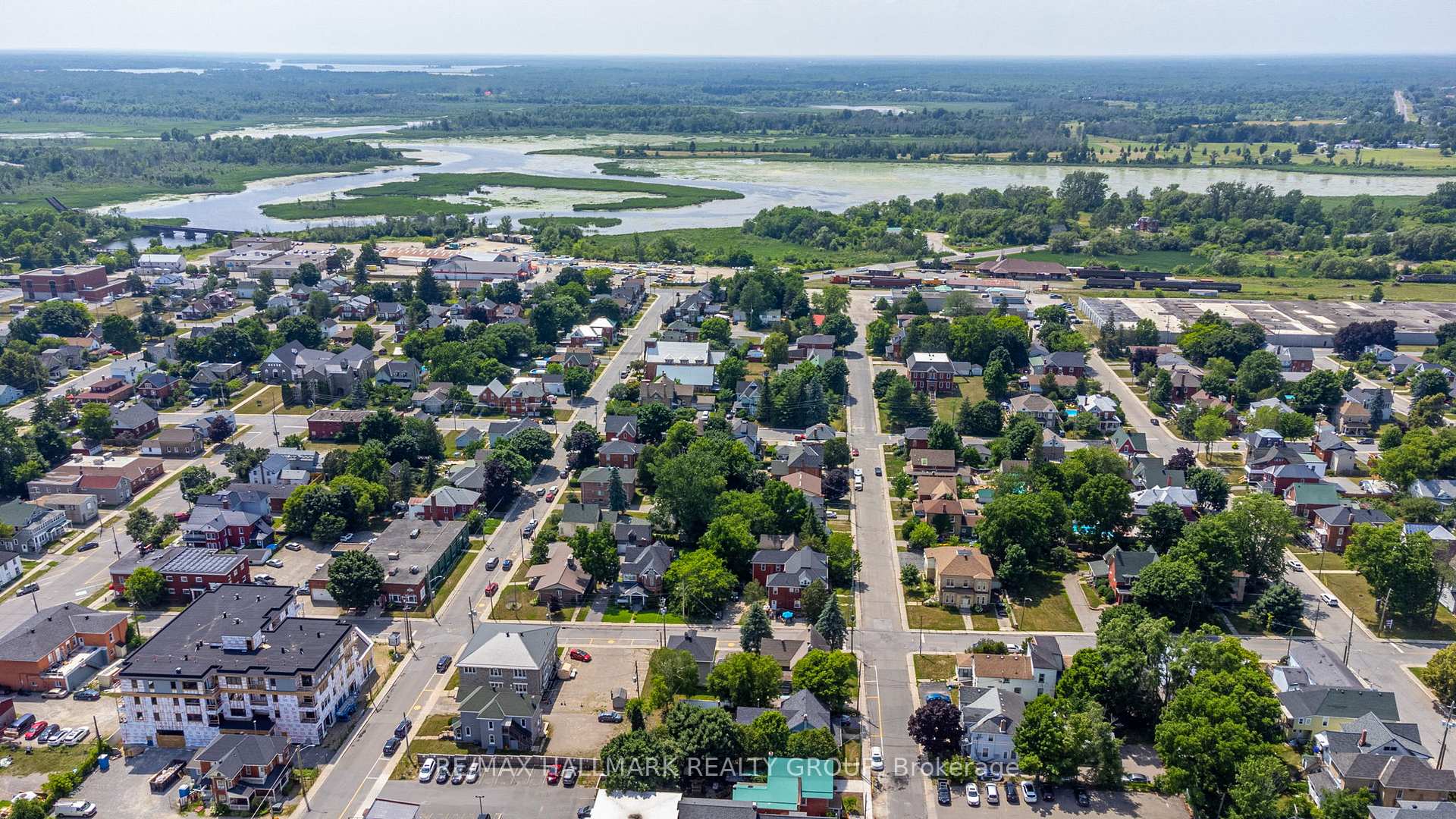 Photo 26 of Unit 5, 20 Russell Street W, Smiths Falls — HOMEH