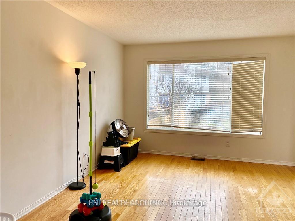 Photo 5 of 18 Covington Place, Ottawa, Centrepointe — HOMEH